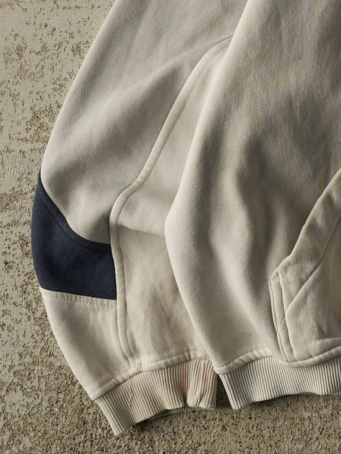 Vintage Y2K Beige Billabong Hoodie (XS/S) sold by Rebalance Vintage product image thumbnail 3