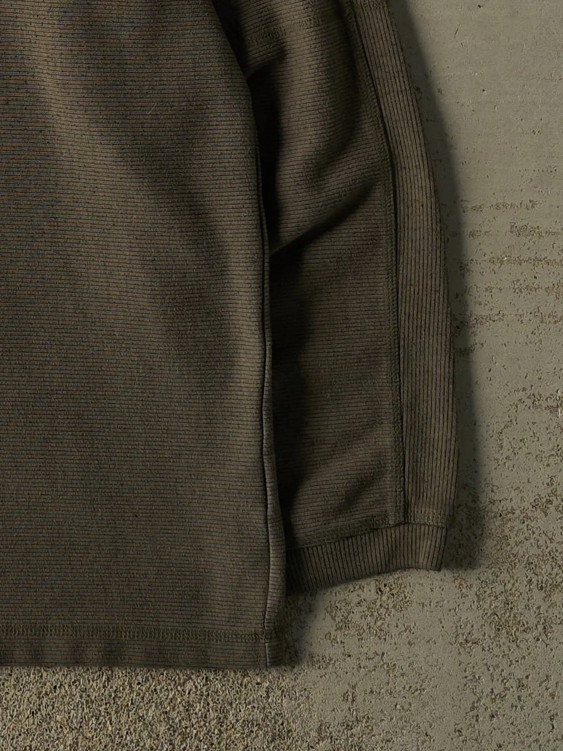 Vintage Y2K Green Textured Long Sleeve (L/XL) sold by Rebalance Vintage product image thumbnail 4