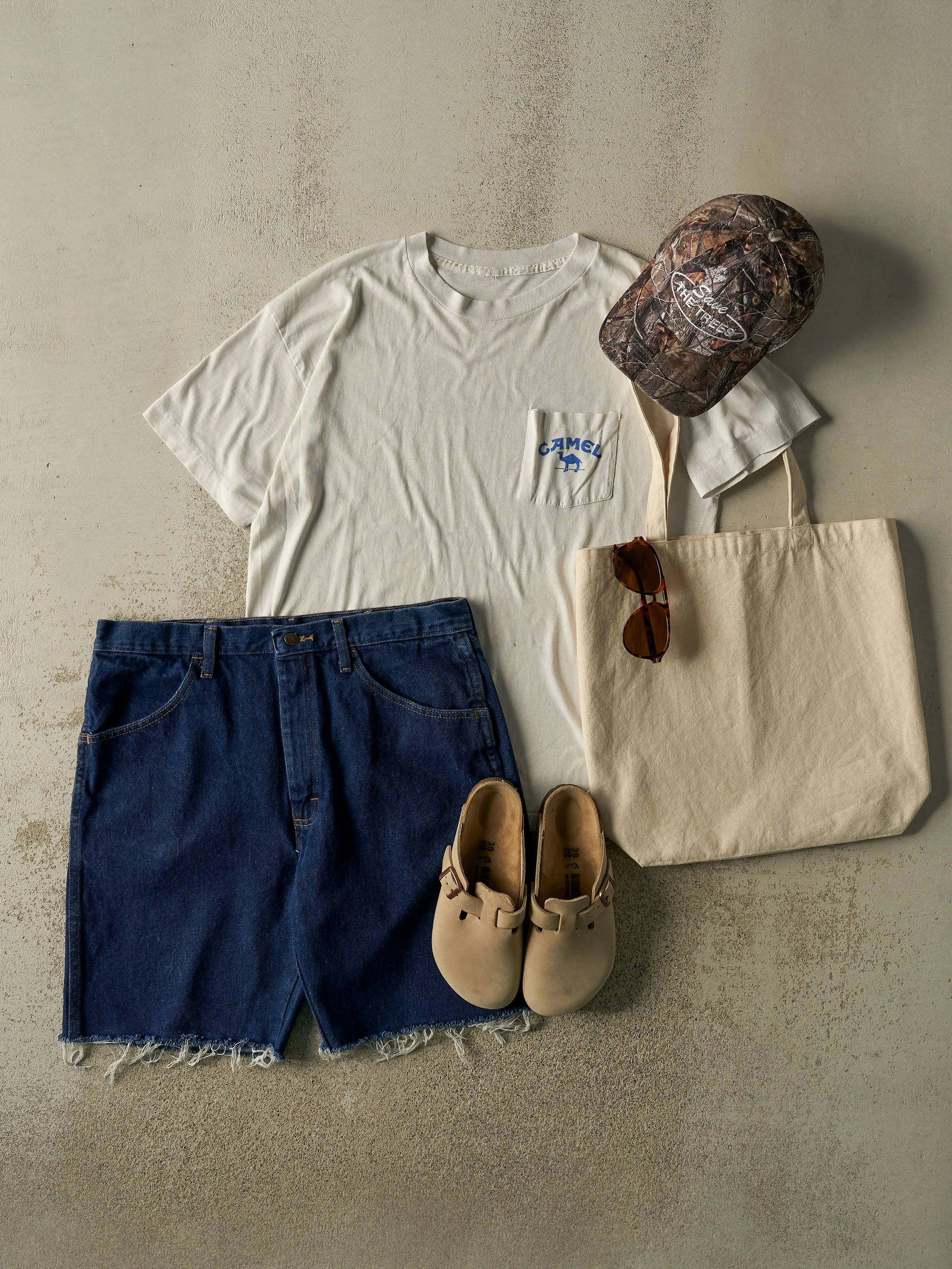 Vintage 90' White Camel Cigarettes Single Stitch Pocket Tee (L) sold by Rebalance Vintage product image thumbnail 2