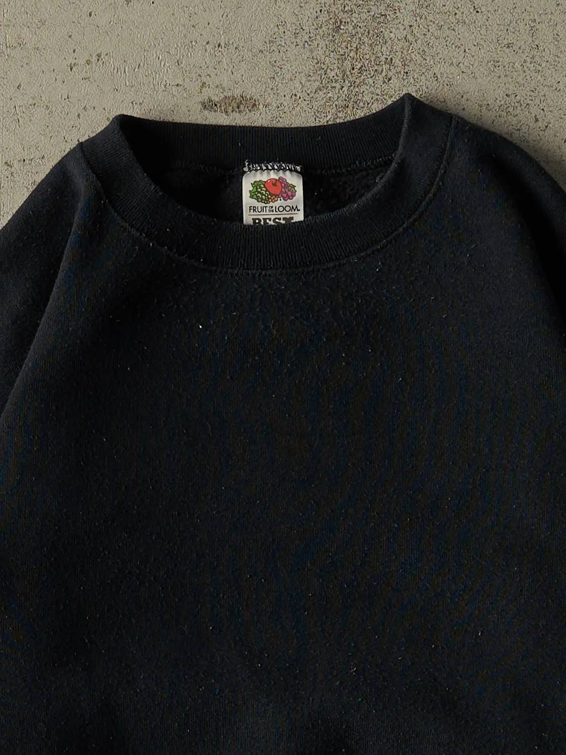 Vintage Y2K Faded Black Blank Crewneck (L) sold by Rebalance Vintage product image thumbnail 2