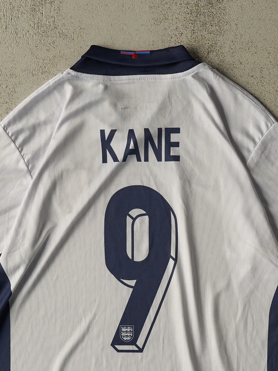 Vintage Y2K White England #9 Kane Soccer Jersey (L) sold by Rebalance Vintage product image thumbnail 5