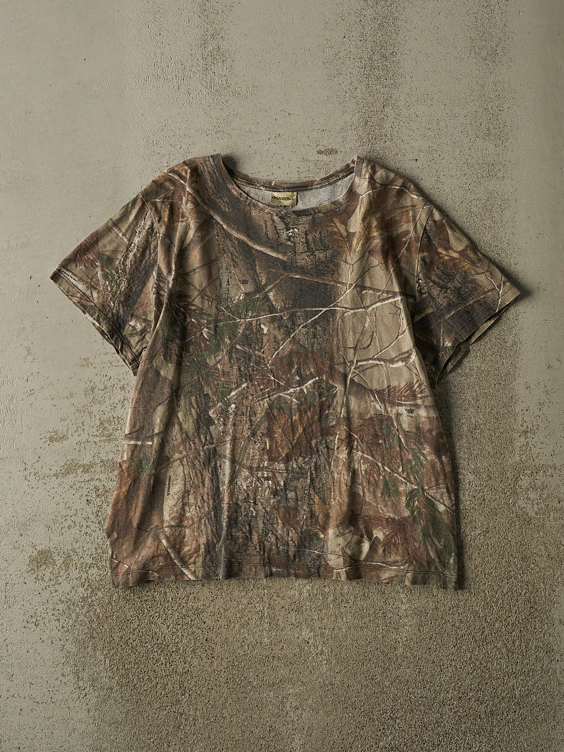 Vintage Y2K Camo Realtree x Gander Tee (M/L) sold by Rebalance Vintage