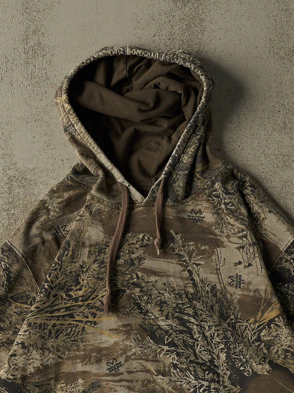 Vintage Y2K Camo Realtree Hoodie (XL/XXL) sold by Rebalance Vintage product image thumbnail 2