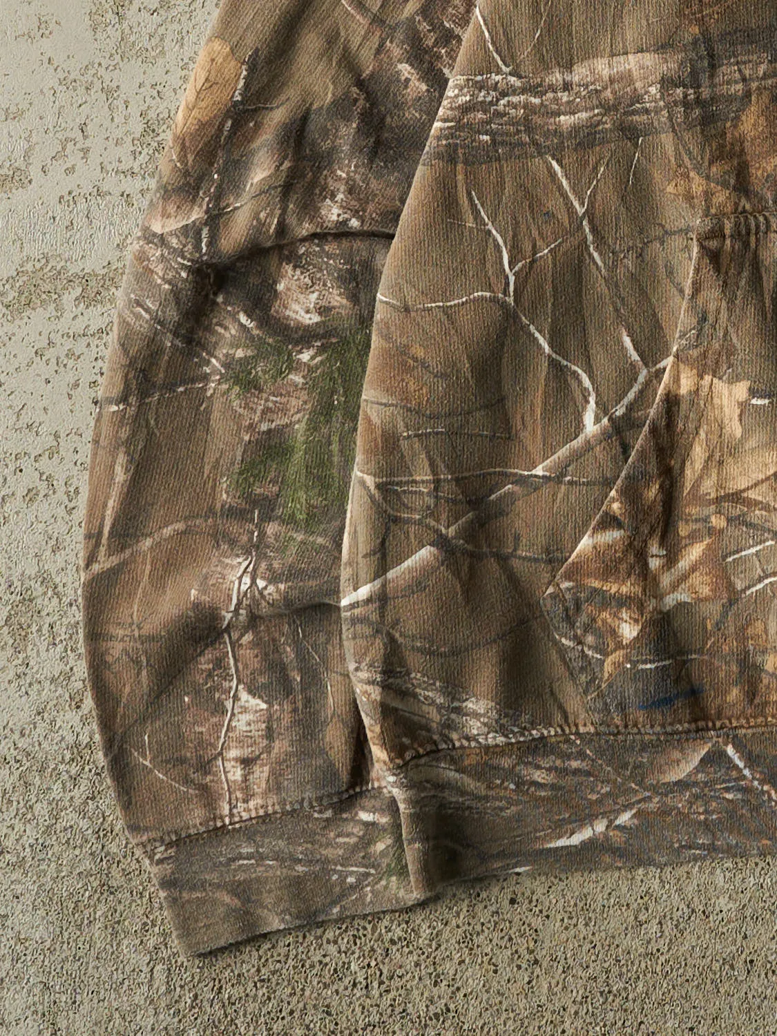 Vintage 90s Camo Realtree Hoodie (L) sold by Rebalance Vintage product image thumbnail 3
