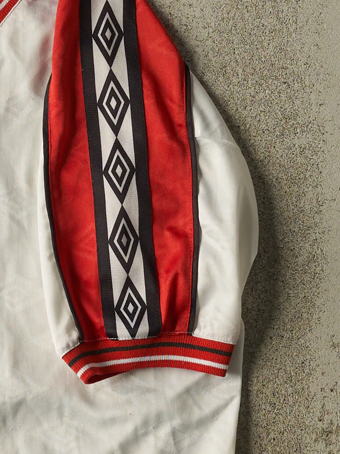 Vintage 90s White Umbro South End United Soccer Jersey (S/M) sold by Rebalance Vintage product image thumbnail 4