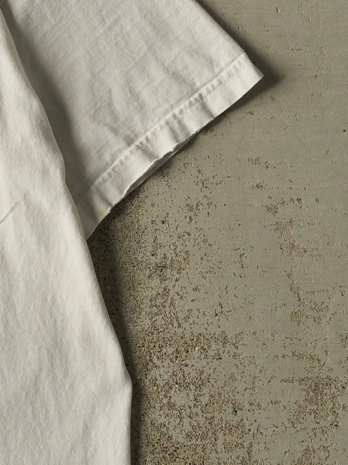 Vintage Y2K White Labatt Blue Tee (L) sold by Rebalance Vintage product image thumbnail 4