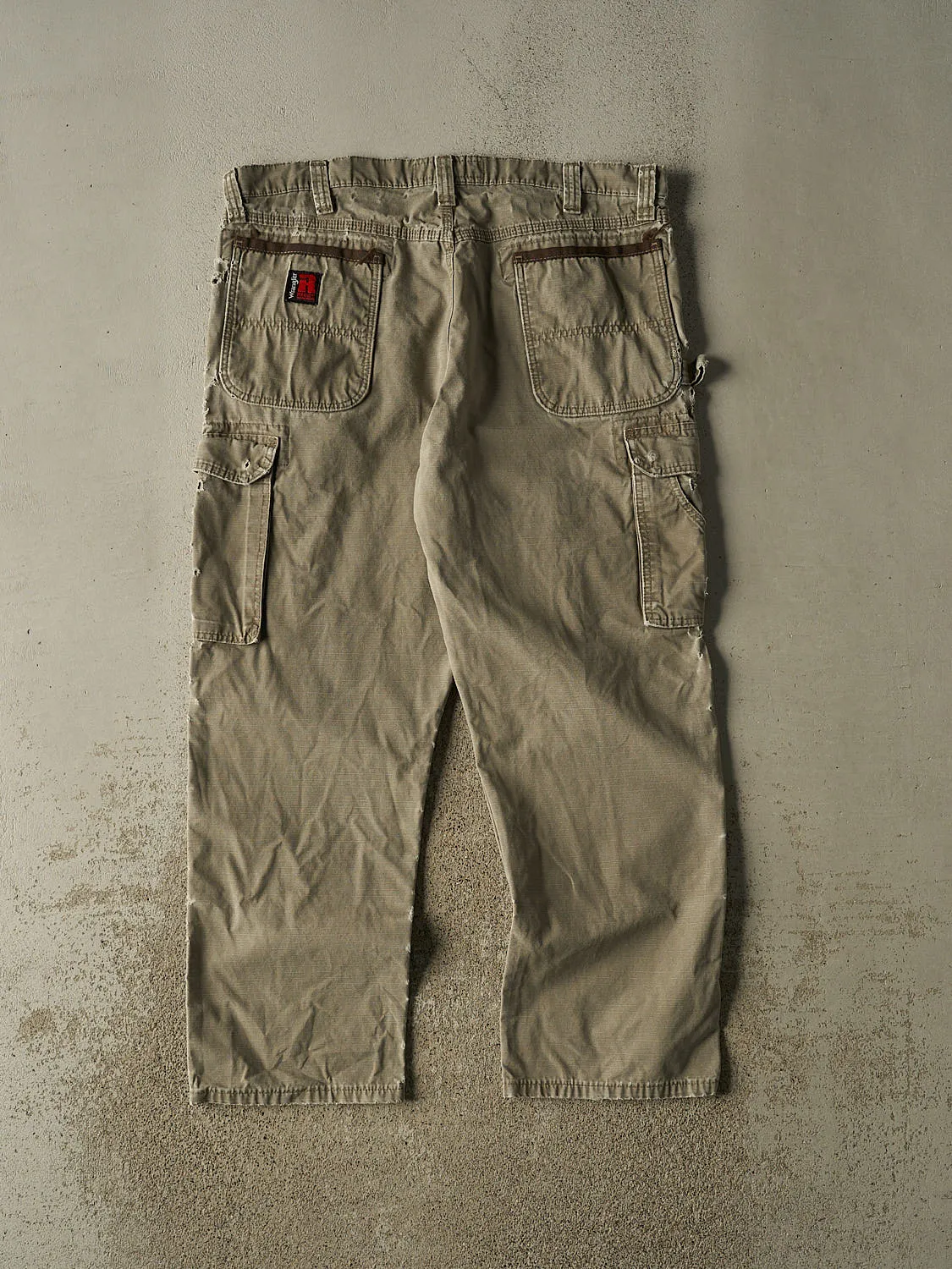 Vintage 90s Beige Wrangler Riggs Double Knee Cargo Pants (38x30) sold by Rebalance Vintage product image thumbnail 2