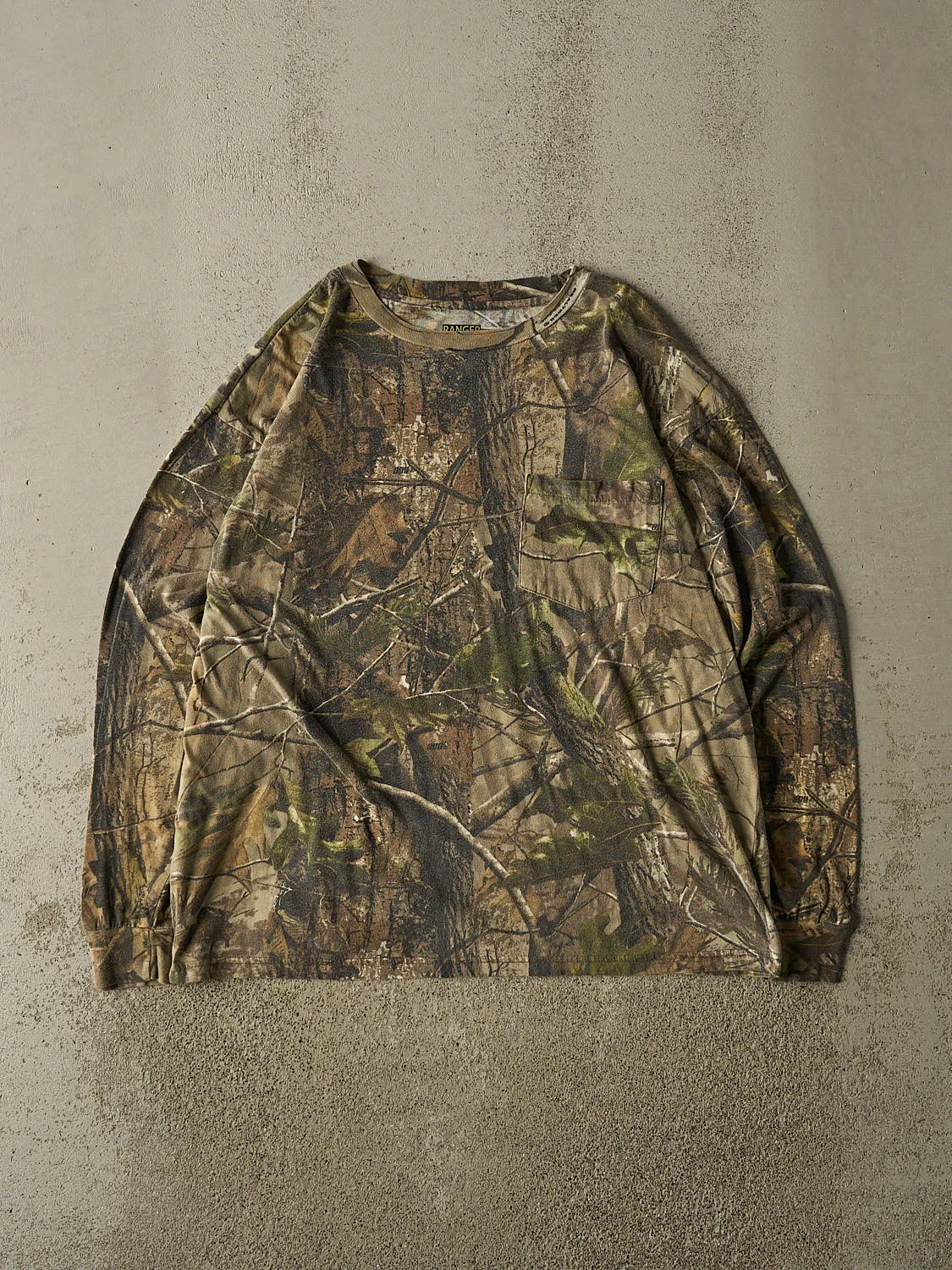 Vintage Y2K Camo Ranger x Realtree Long Sleeve (L/XL) sold by Rebalance Vintage