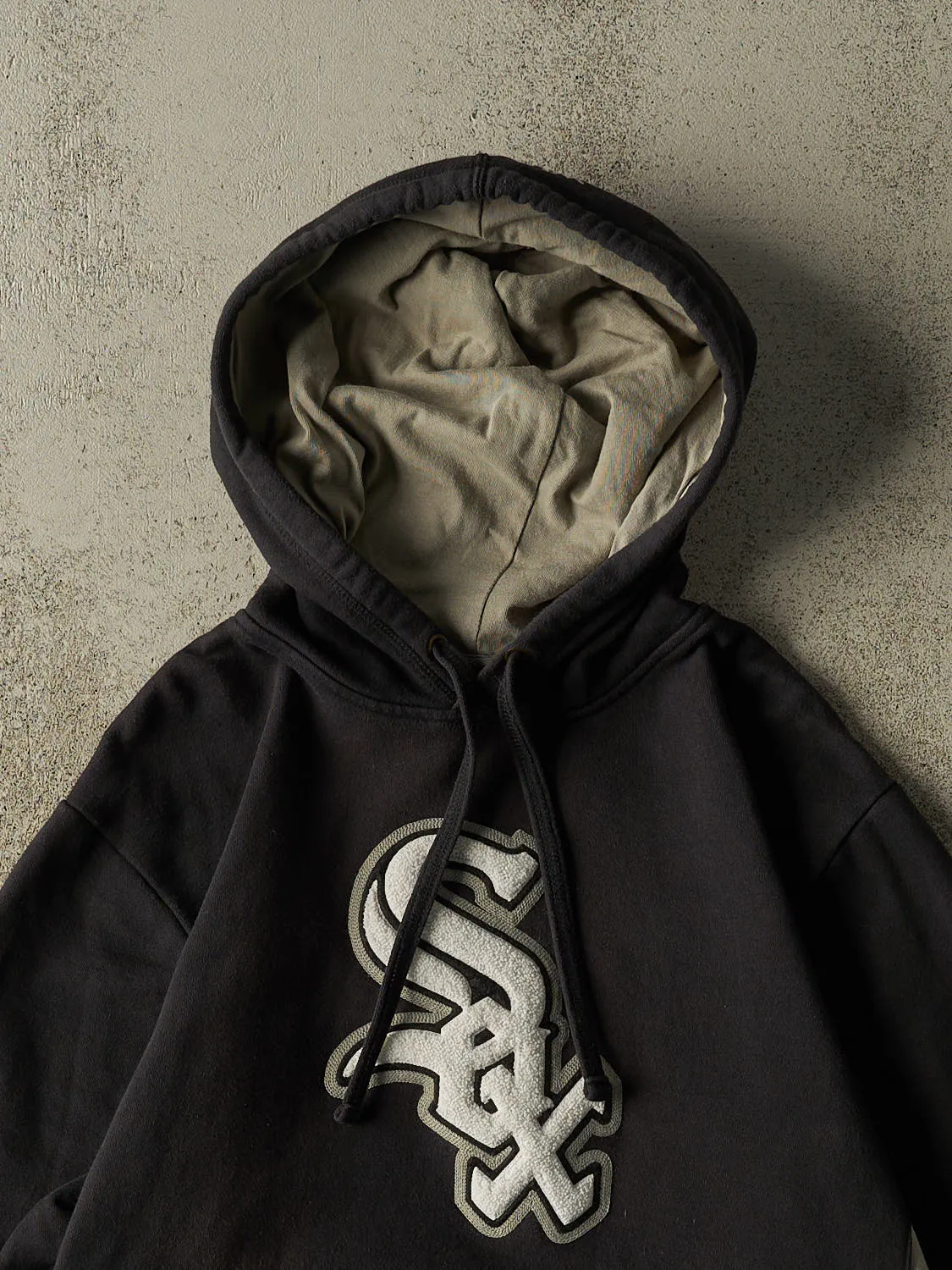 Vintage Y2K Black Chicago White Sox Chenille Embroidered Hoodie (M) sold by Rebalance Vintage product image thumbnail 2