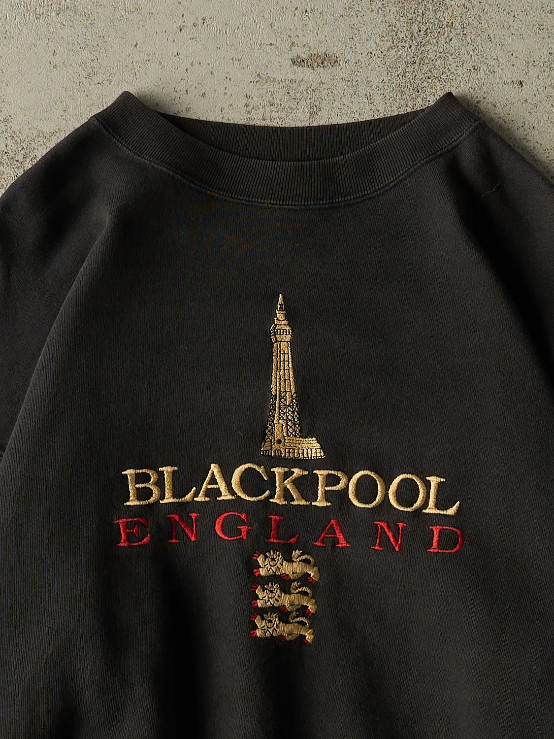 Vintage 90s RARE Faded Black Blackpool England Embroidered Crewneck (L) sold by Rebalance Vintage product image thumbnail 2