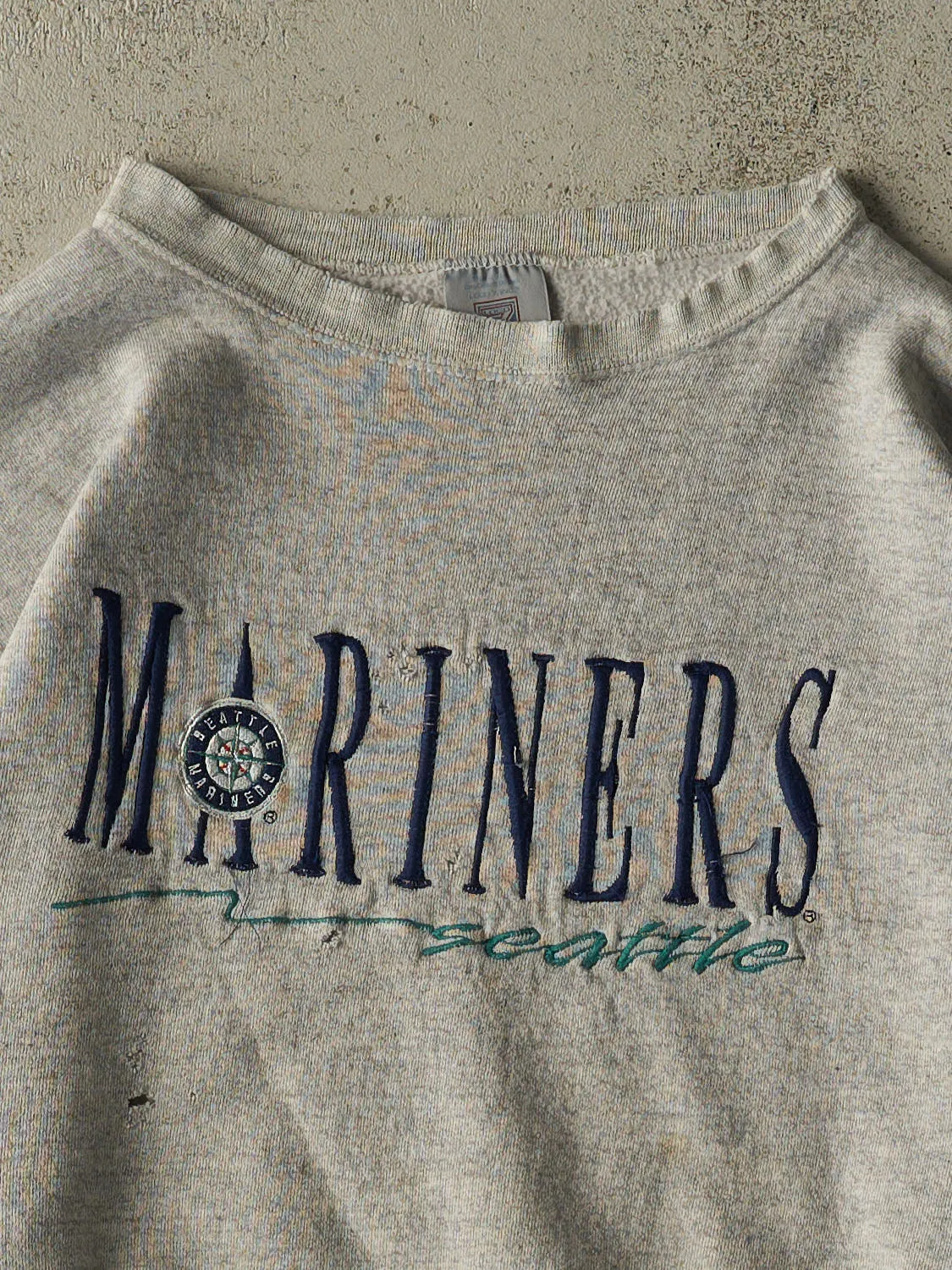 Vintage 90s Heather Grey Seattle Mariners Embroidered Crewneck (XL) sold by Rebalance Vintage product image thumbnail 2