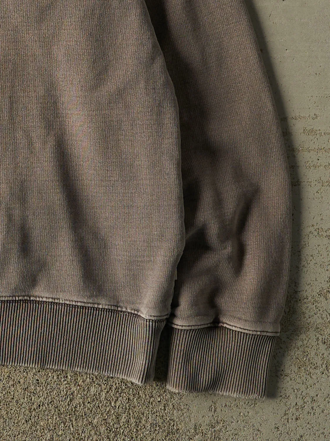 Vintage Y2K Sun Faded Brown Wind River Blank Crewneck (XL) sold by Rebalance Vintage product image thumbnail 4