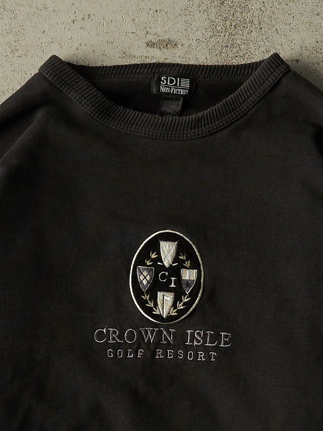 Vintage 90s Faded Black Crown Isle Golf Resort Crewneck (XL) sold by Rebalance Vintage product image thumbnail 2