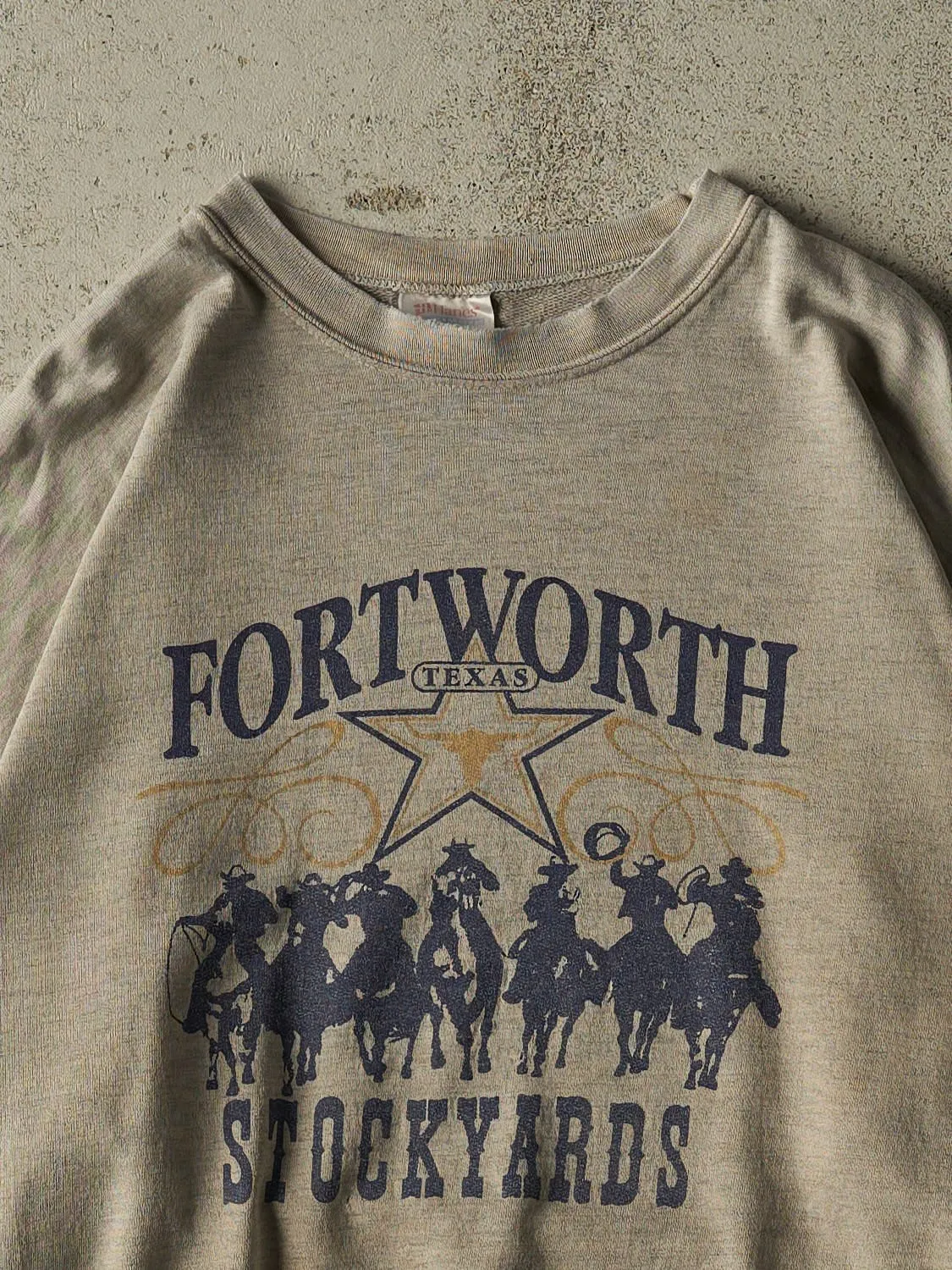 Vintage 90s Grey Fort Worth Texas Stockyards Crewneck (XL) sold by Rebalance Vintage product image thumbnail 2