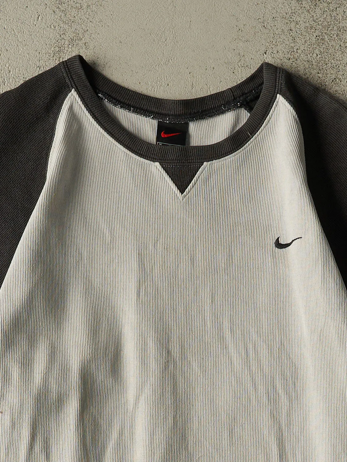 Vintage Y2K Beige Nike Basketball Textured Tee (XL/XXL) sold by Rebalance Vintage product image thumbnail 2