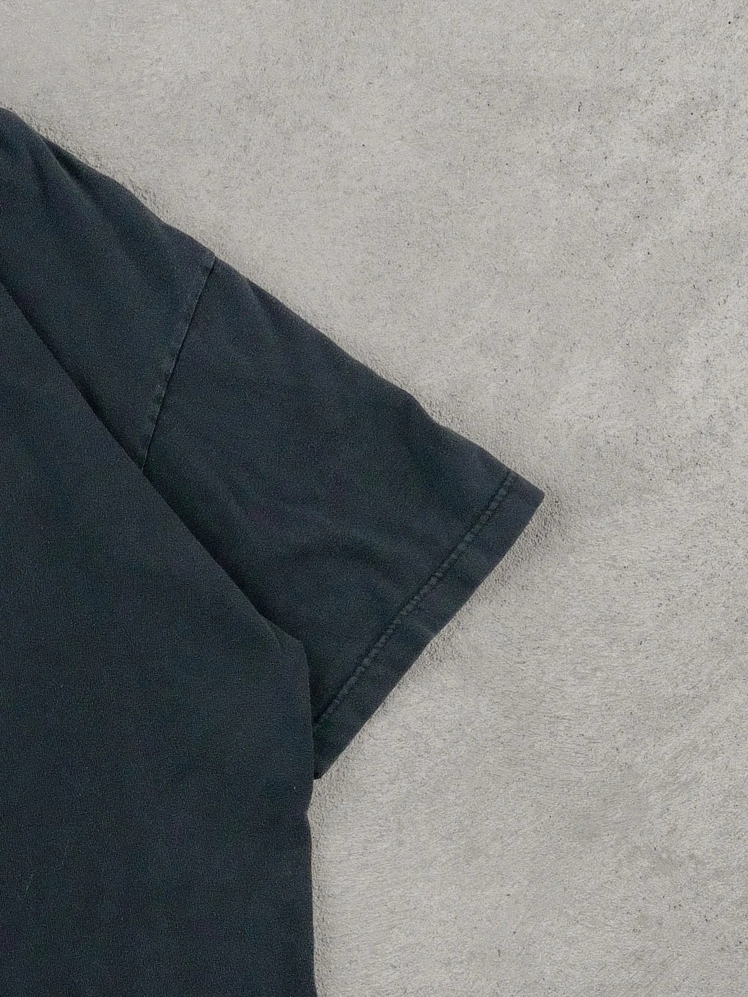 Vintage Y2k Black Hardrock Cafe Niagara Falls Tee (L/XL) sold by Rebalance Vintage product image thumbnail 5