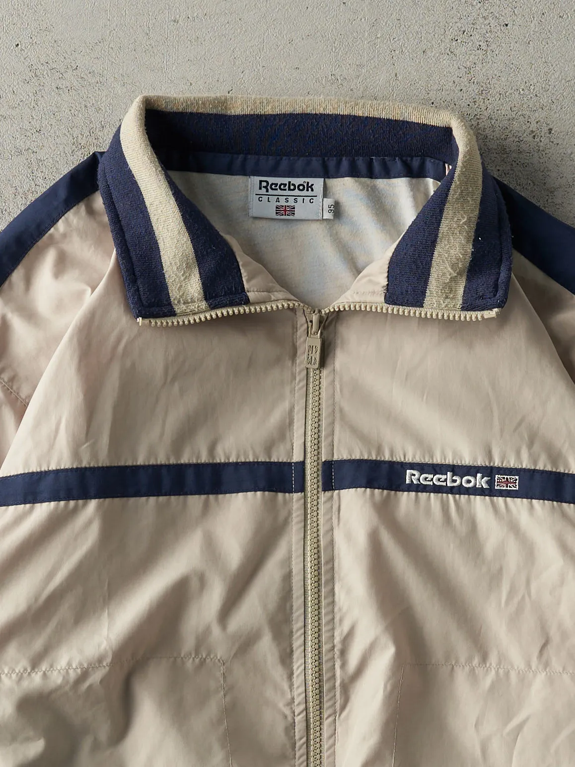 Vintage 90s Beige & Navy Reebok Windbreaker Jacket (M) sold by Rebalance Vintage product image thumbnail 4