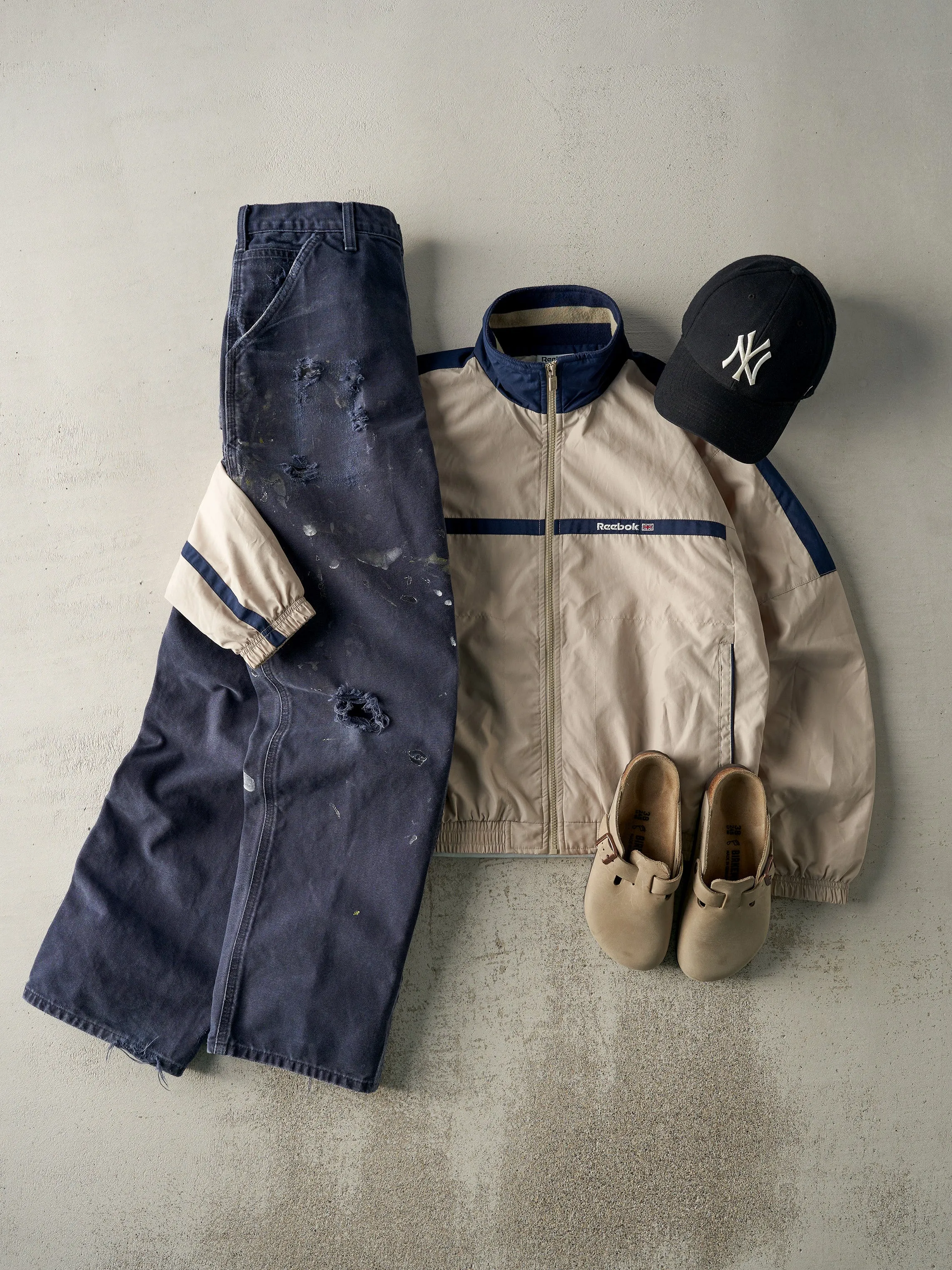 Vintage 90s Beige & Navy Reebok Windbreaker Jacket (M) sold by Rebalance Vintage product image thumbnail 2