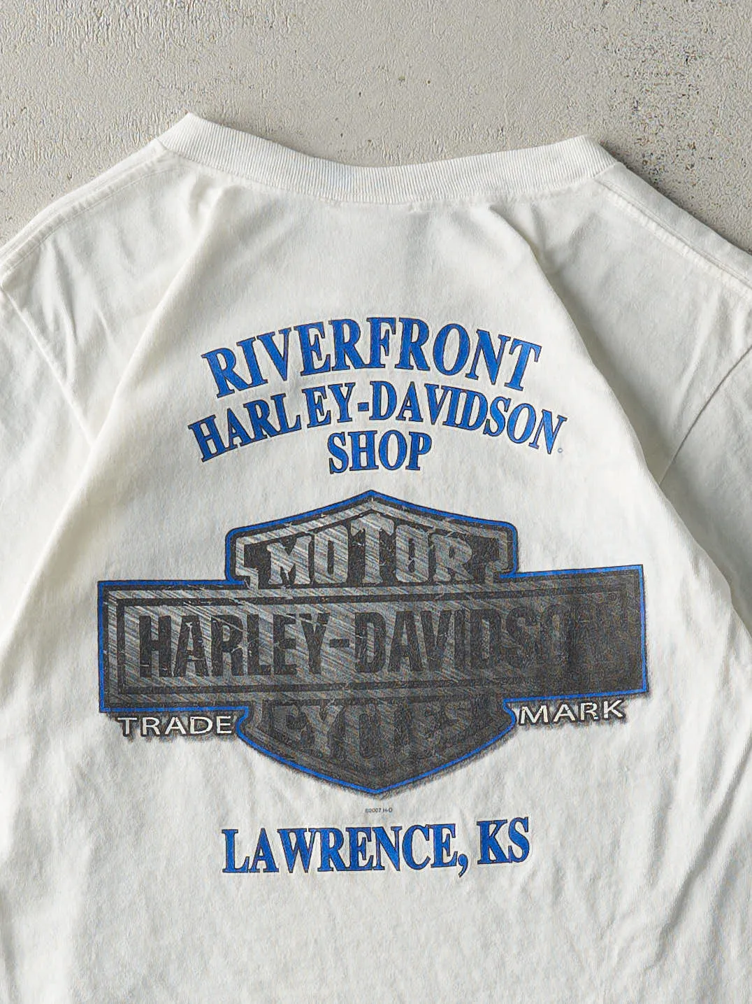 Vintage 07' White Lawrence, KS Harley Davidson Tee (XS/S) sold by Rebalance Vintage product image thumbnail 4
