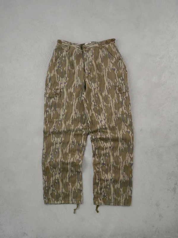 Vintage Y2k Green Mossy Oak Realltree Camo Cargo Pants (32x32) sold by Rebalance Vintage