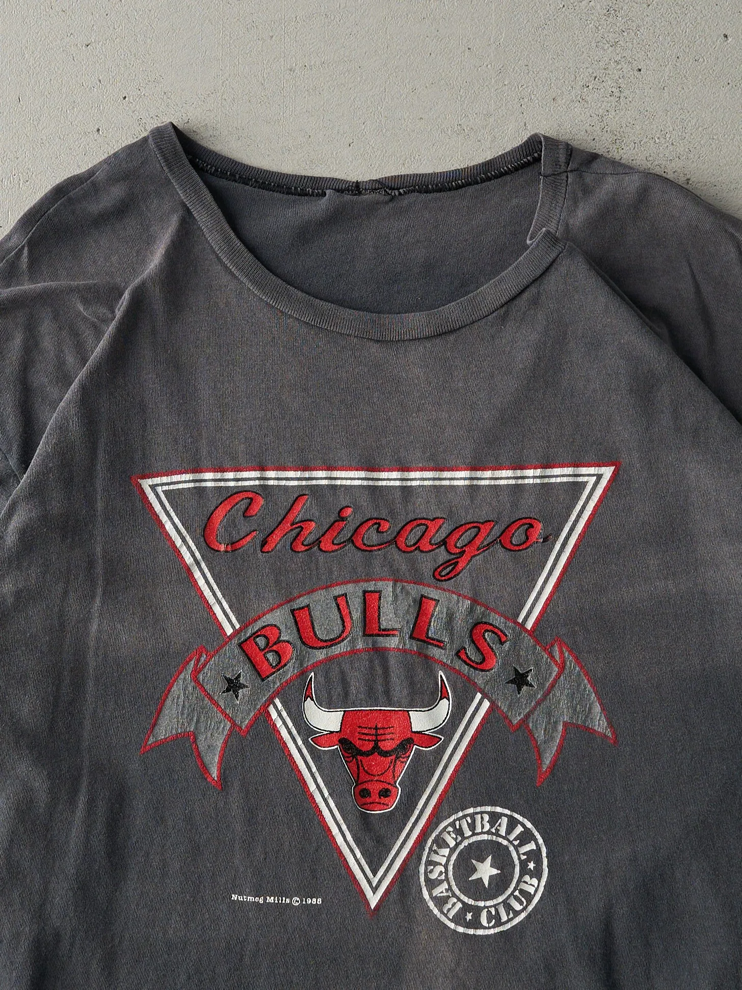 Vintage 88' Grey Chicago Bulls Single Stitch Tee (L) sold by Rebalance Vintage product image thumbnail 2