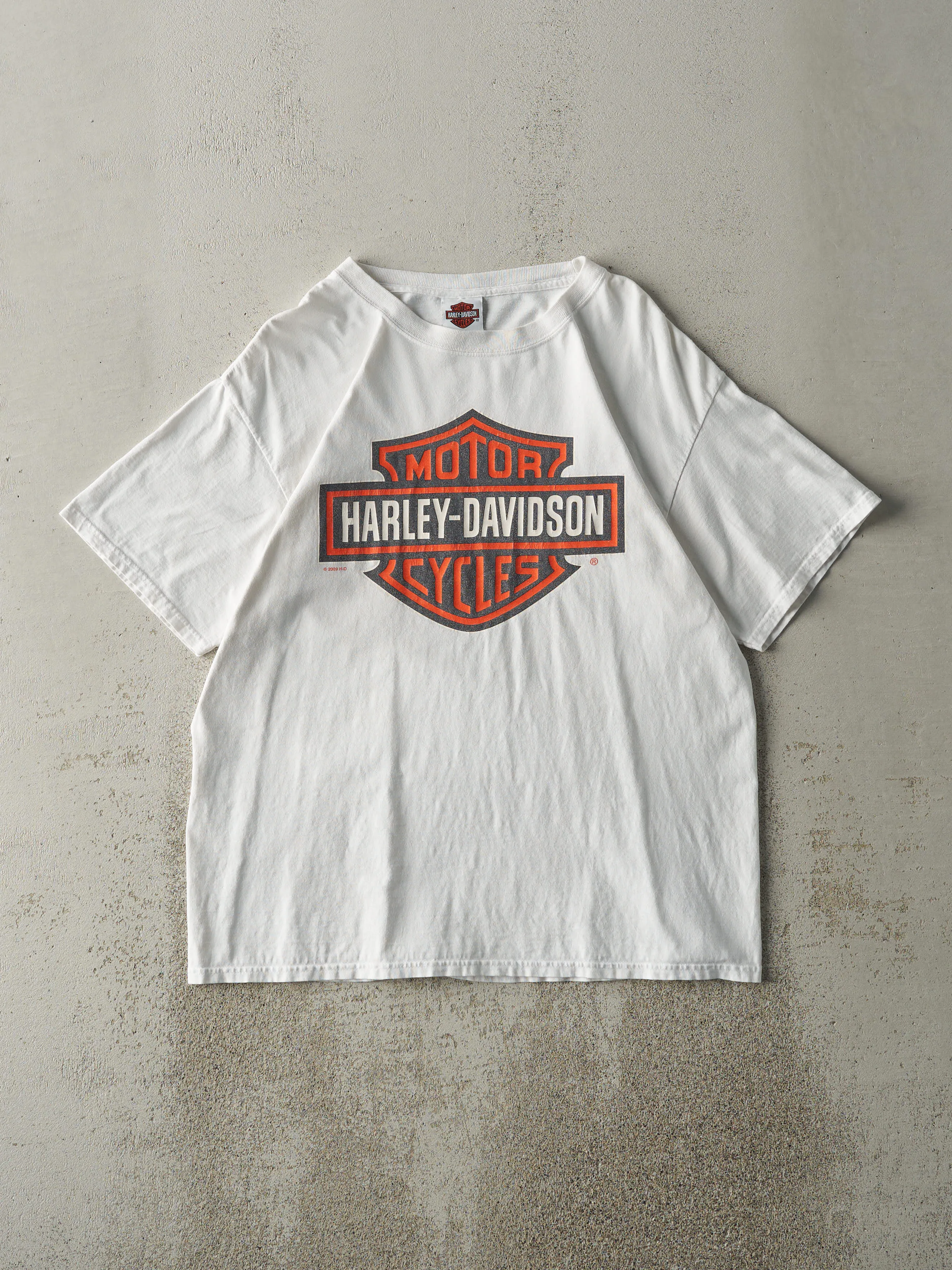 Vintage 09' White Barrie, Ontario Harley Davidson Tee (M) sold by Rebalance Vintage