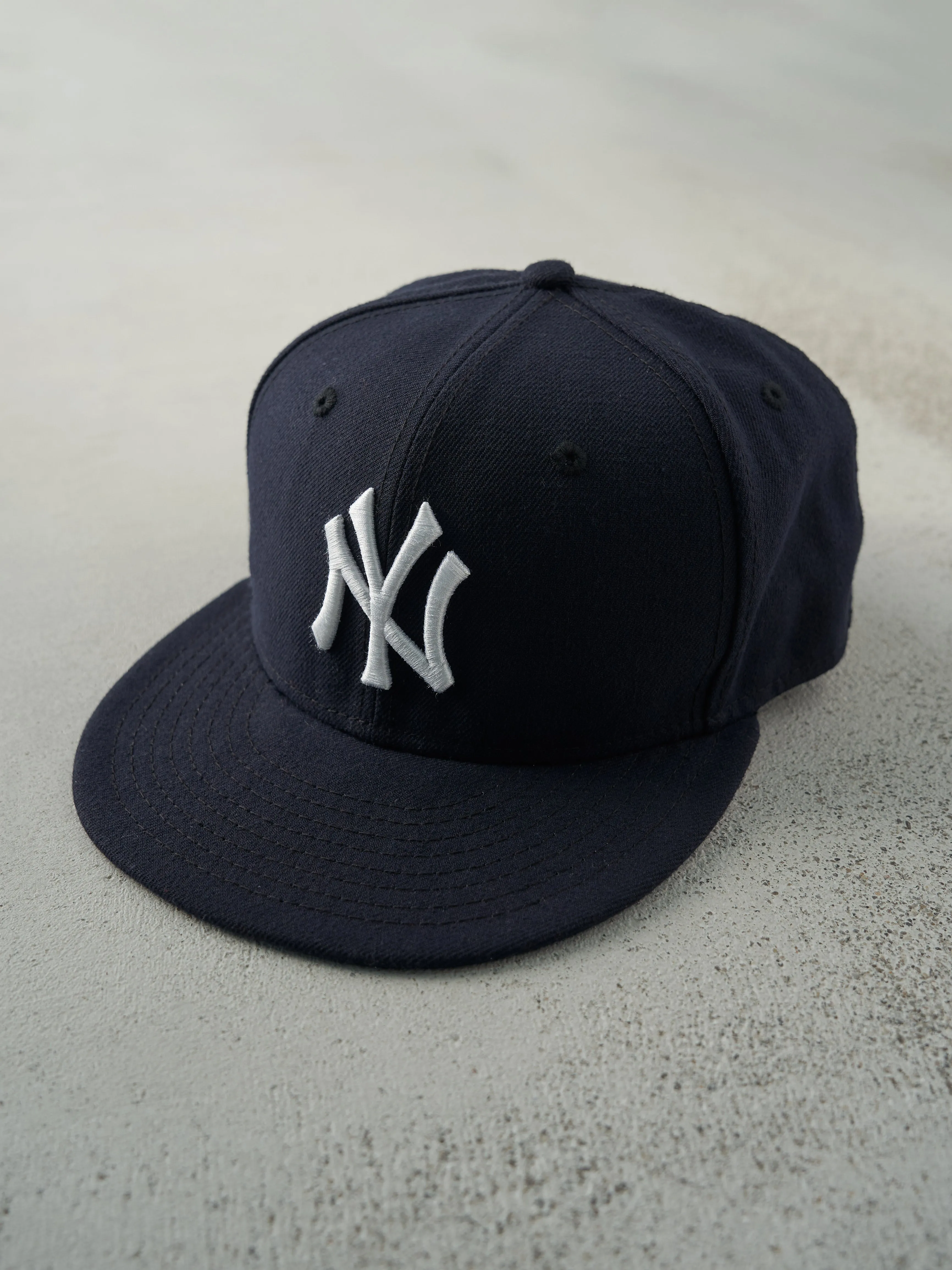 Vintage Y2K Navy Blue 59Fifty Embroidered New York Yankees Fitted Hat (7 1/8) sold by Rebalance Vintage product image thumbnail 2