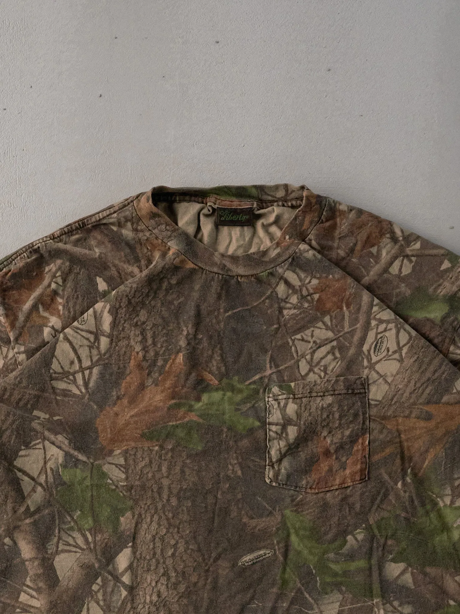 Vintage Y2k Green Realtree Camo Longsleeve (L) sold by Rebalance Vintage product image thumbnail 2