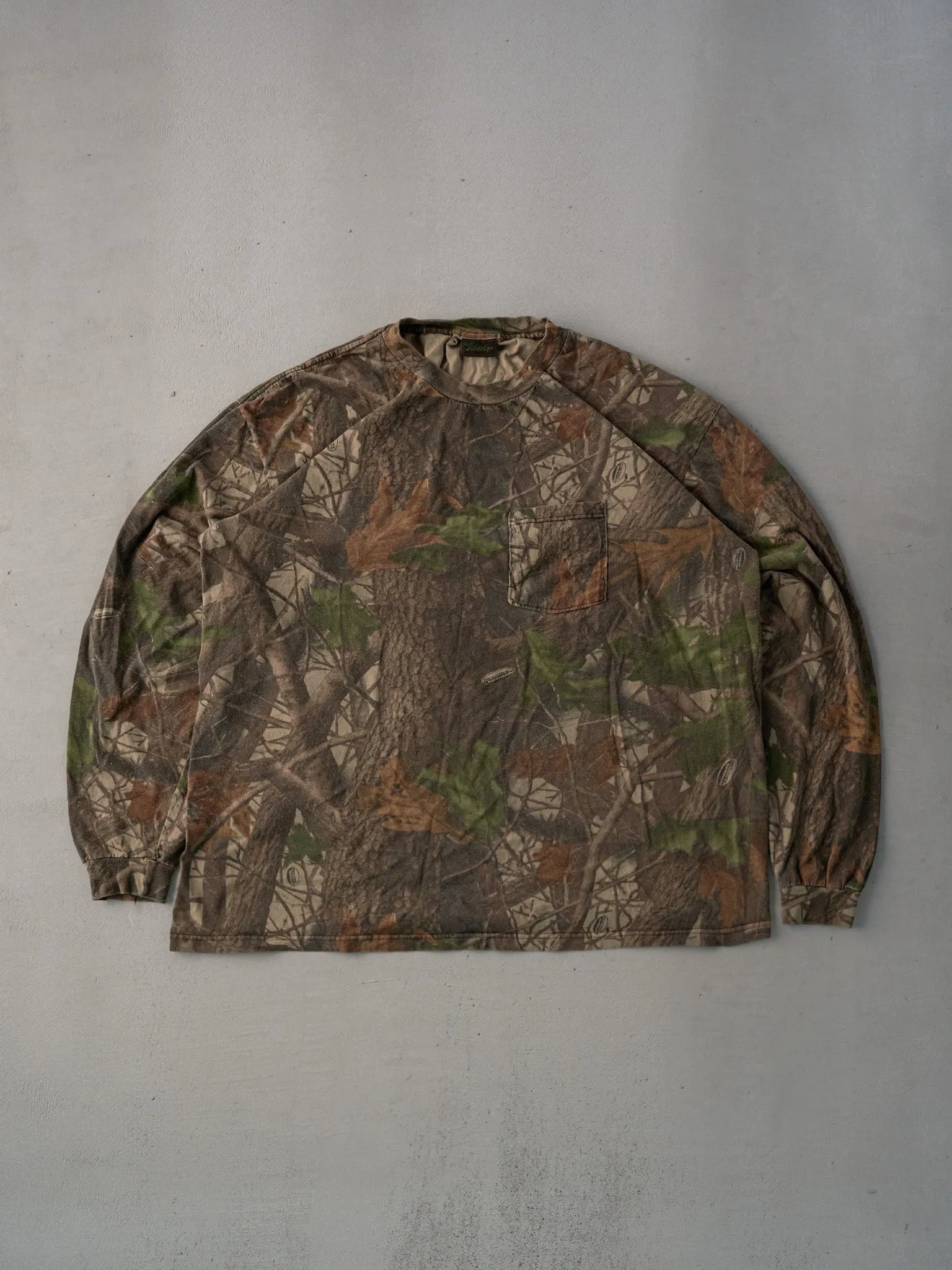 Vintage Y2k Green Realtree Camo Longsleeve (L) sold by Rebalance Vintage