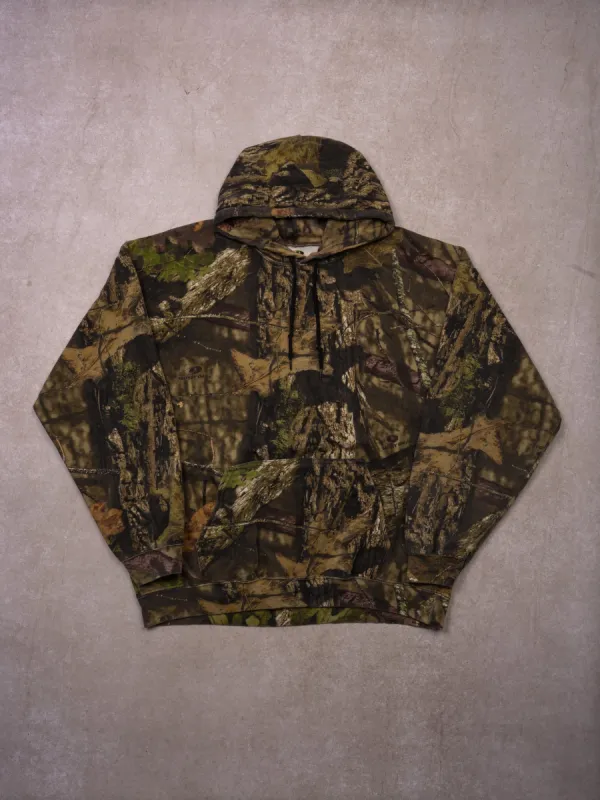 Vintage 90s Green Realtree Camo Hoodie (L) sold by Rebalance Vintage