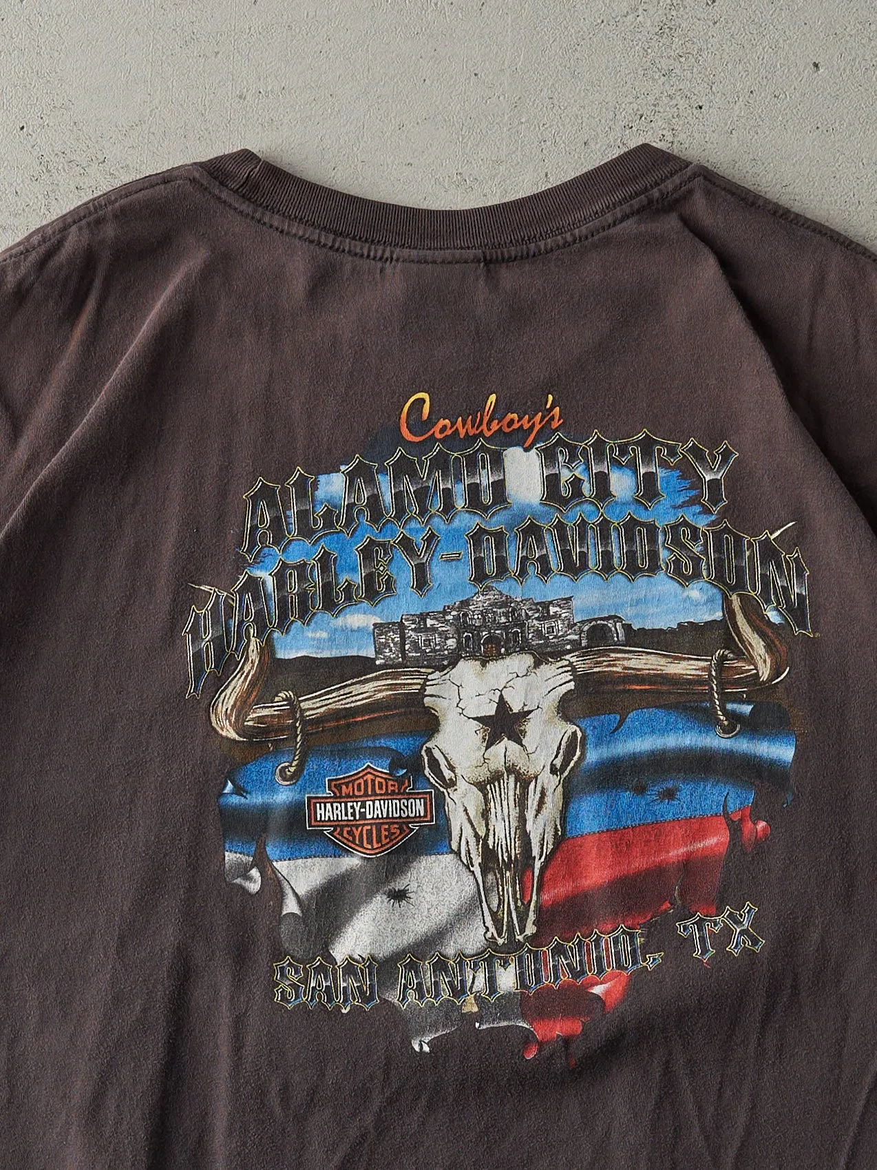Vintage 04' Faded Grey San Antonio TX Harley Davidson Tee (XL/XXL) sold by Rebalance Vintage product image thumbnail 4