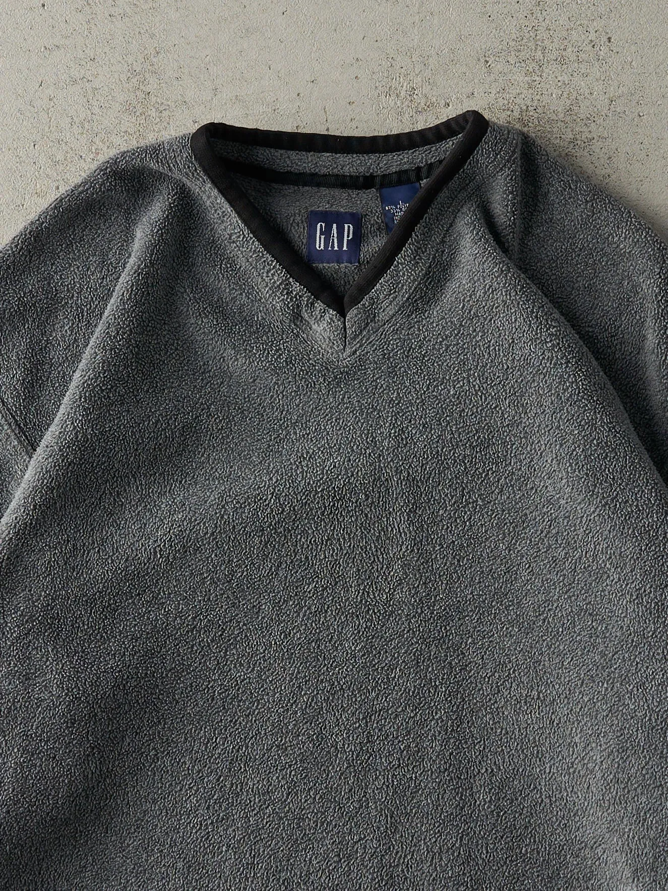 Vintage Y2K Grey Gap V-Neck Fleece Pullover (L) sold by Rebalance Vintage product image thumbnail 2