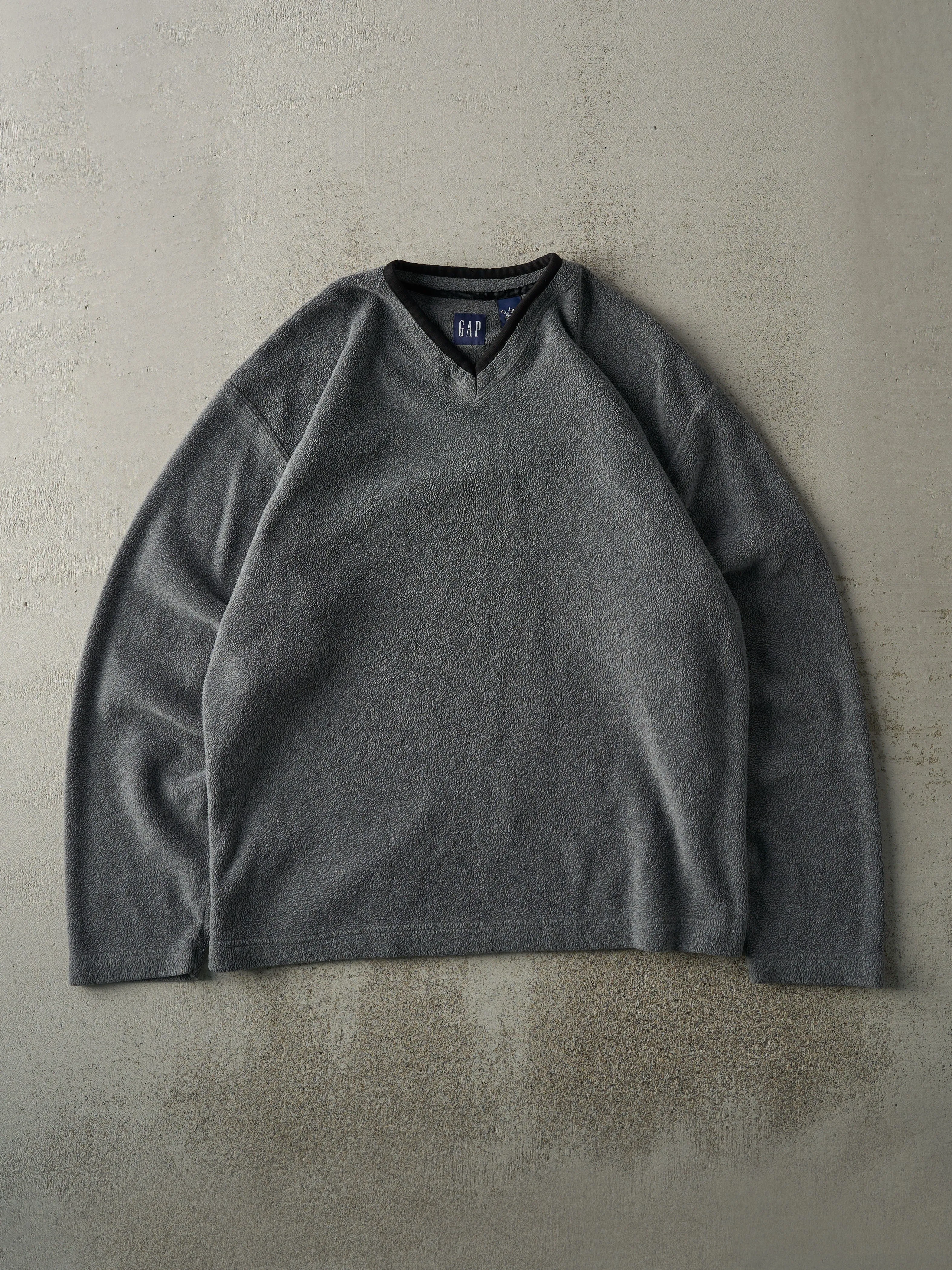 Vintage Y2K Grey Gap V-Neck Fleece Pullover (L) sold by Rebalance Vintage