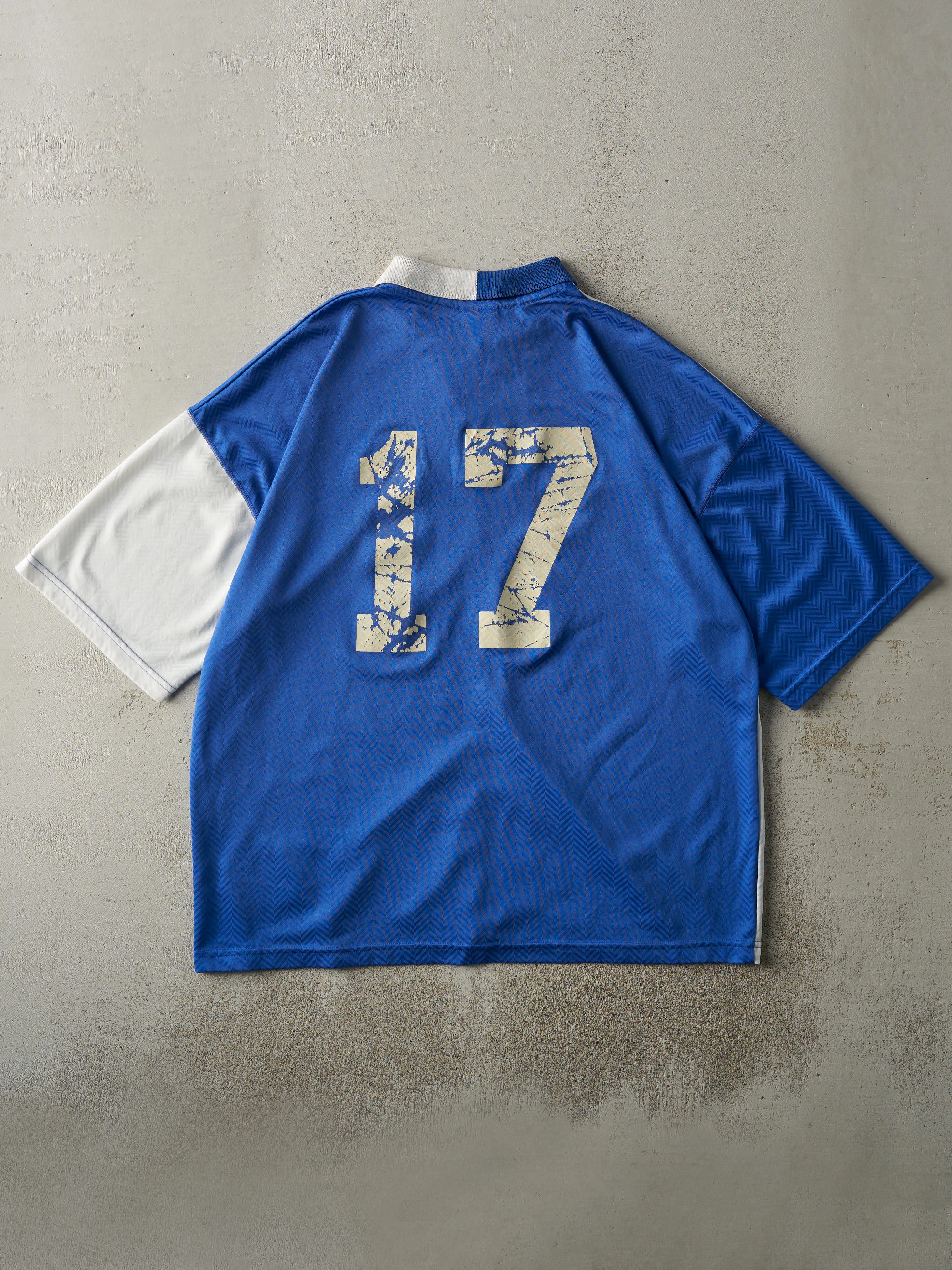 Vintage 90s White & Blue Umbro #17 Labatt Blue Soccer Jersey (XL) sold by Rebalance Vintage product image thumbnail 2