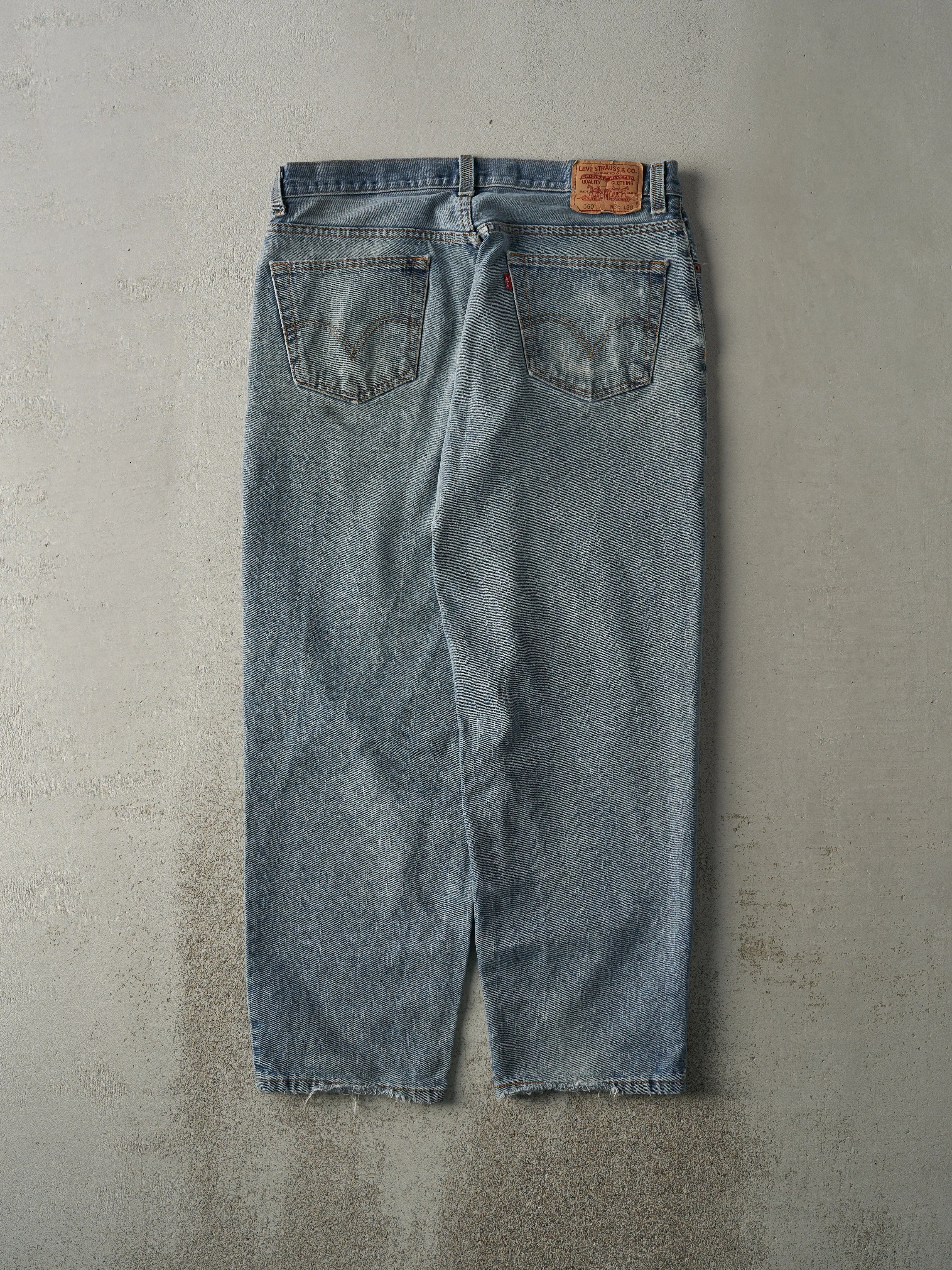 Vintage Y2K Light Wash Levi's 560 Jeans (36x29) sold by Rebalance Vintage product image thumbnail 3