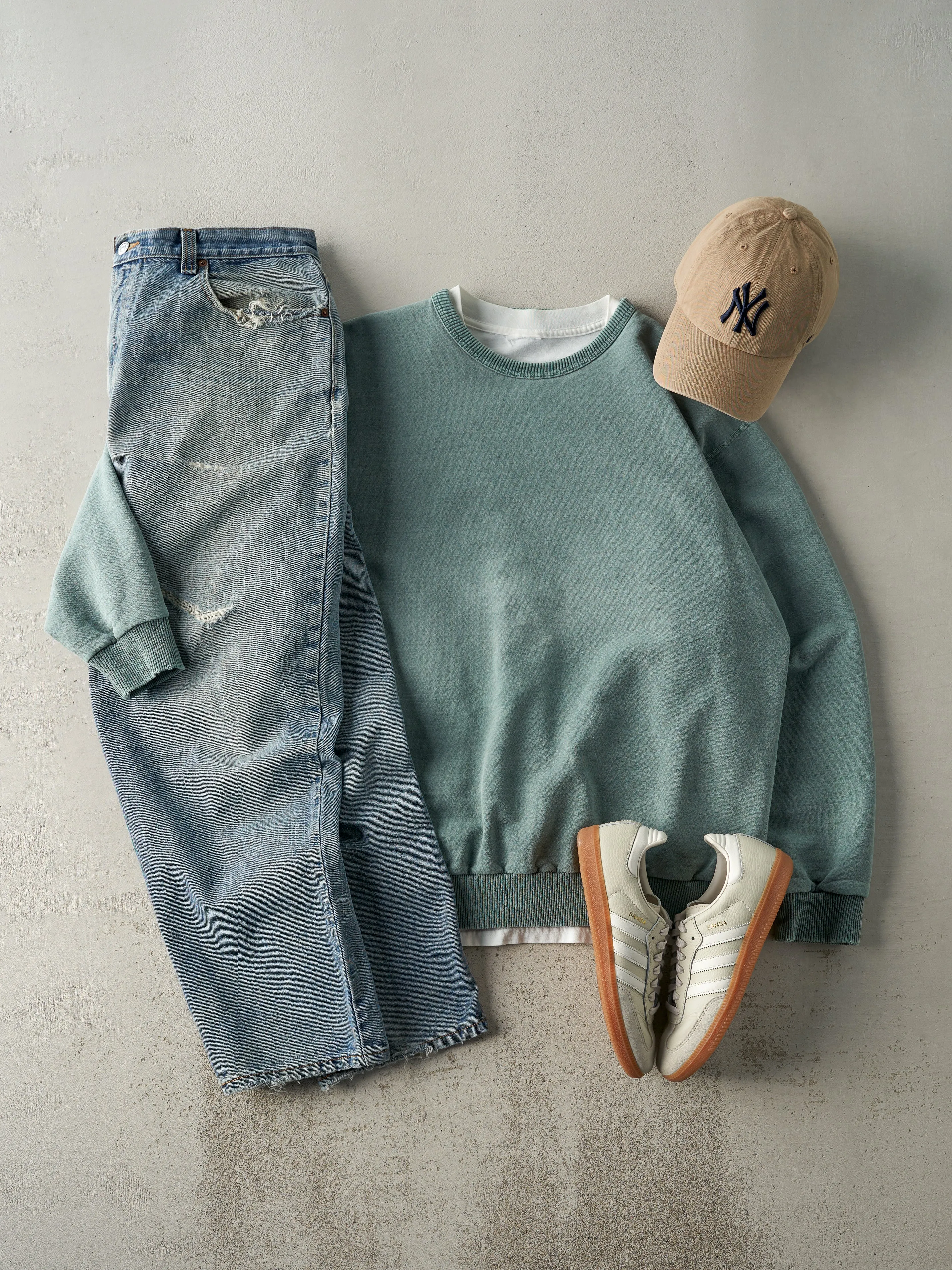 Vintage Y2K Light Wash Levi's 560 Jeans (36x29) sold by Rebalance Vintage product image thumbnail 2