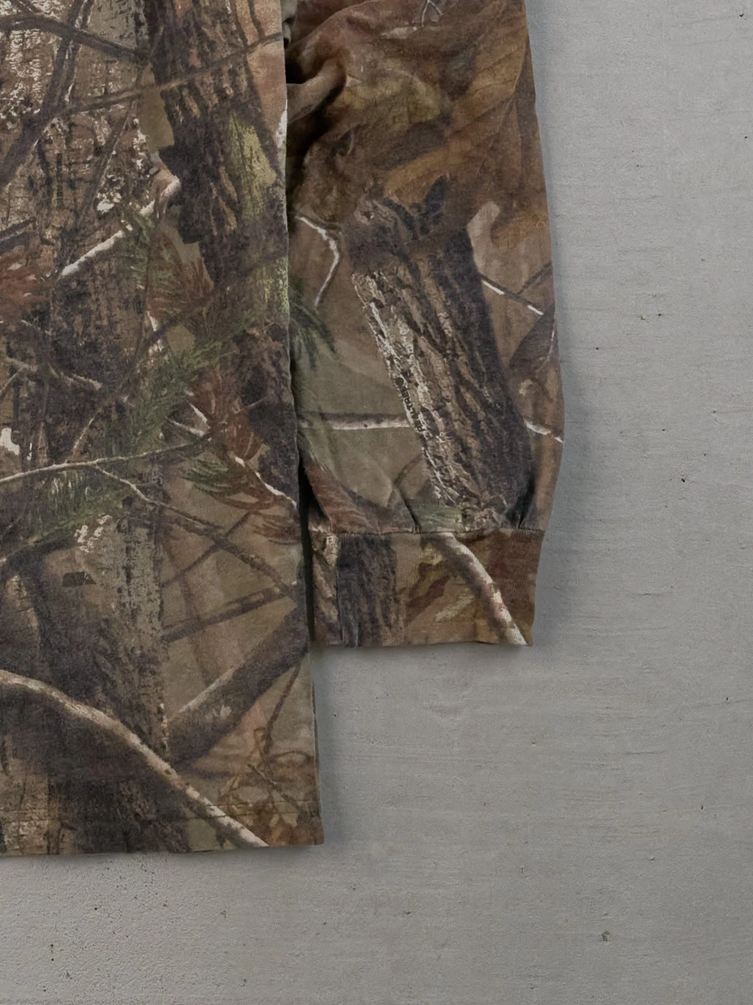Vintage 90s Green Realtree Camo Long-sleeve (M) sold by Rebalance Vintage product image thumbnail 3