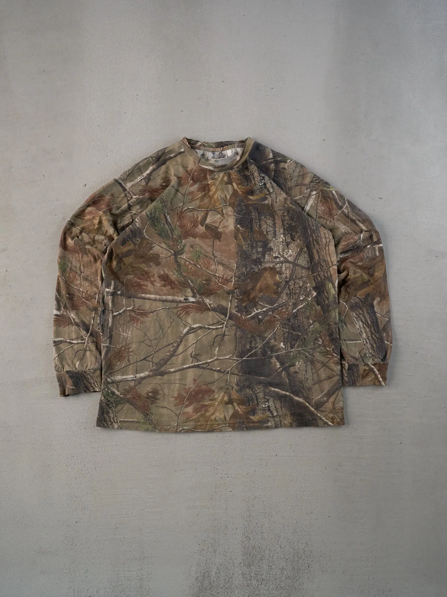 Vintage 90s Green Realtree Camo Long-sleeve (M) sold by Rebalance Vintage