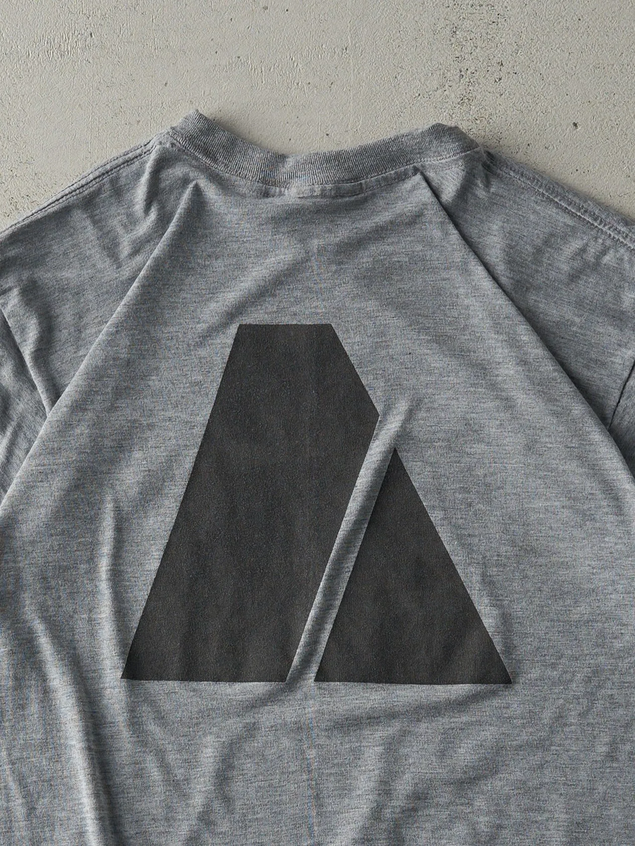 Vintage Y2K Grey US Army Tee (M) sold by Rebalance Vintage product image thumbnail 4