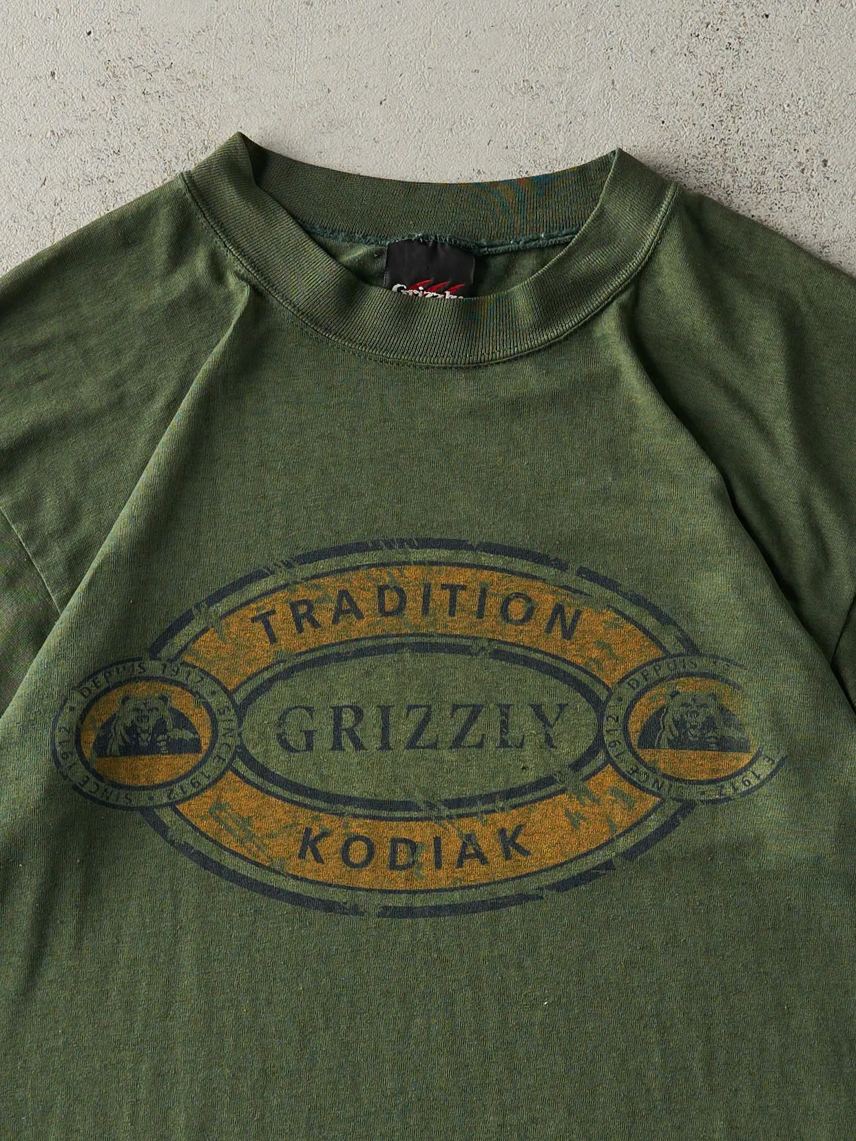 Vintage 90s Green Tradition Kodiak Grizzly Single Stitch Tee (M) sold by Rebalance Vintage product image thumbnail 2