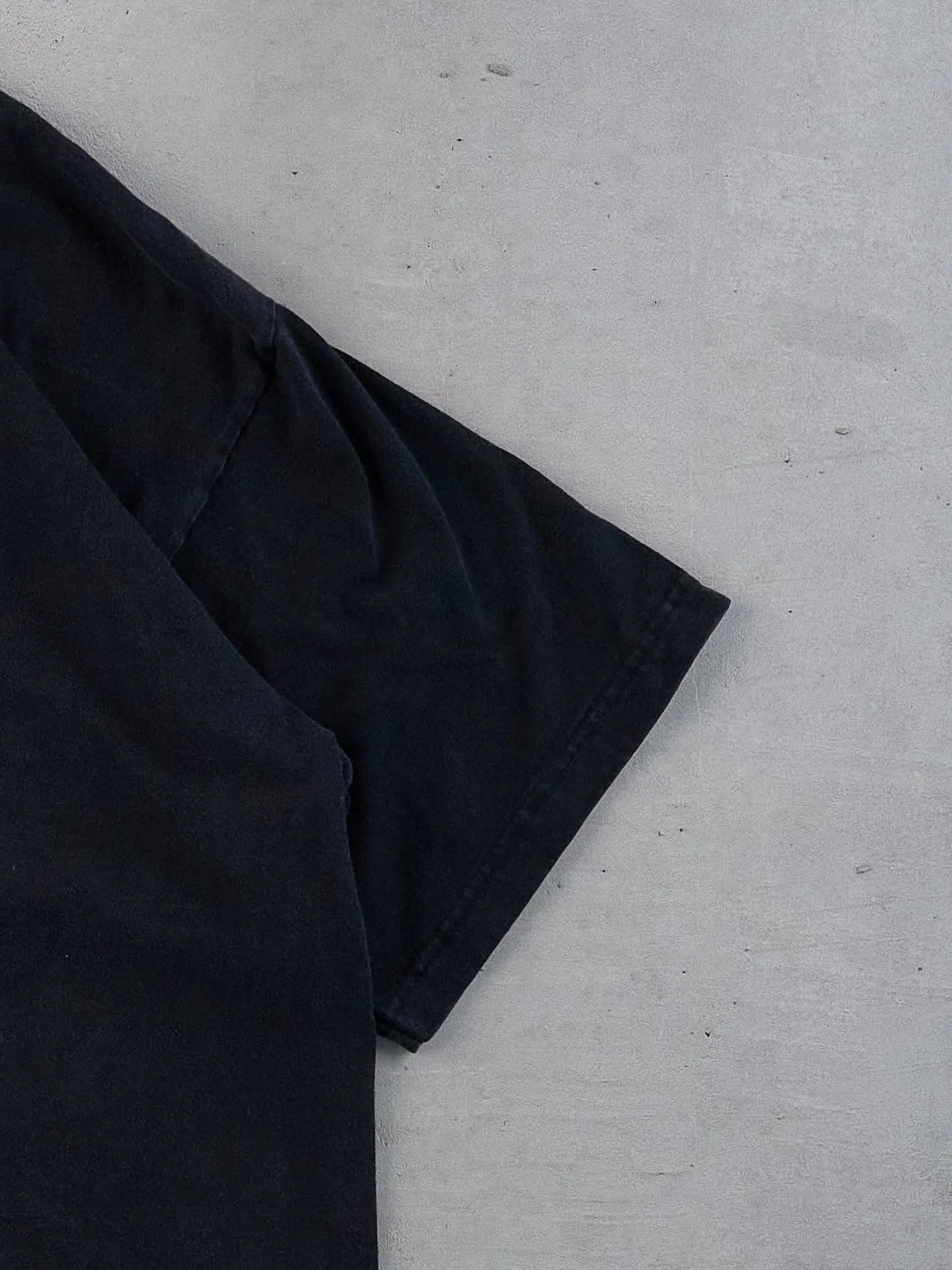 Vintage 98' Black Clint Black Graphic Tee (L) sold by Rebalance Vintage product image thumbnail 5