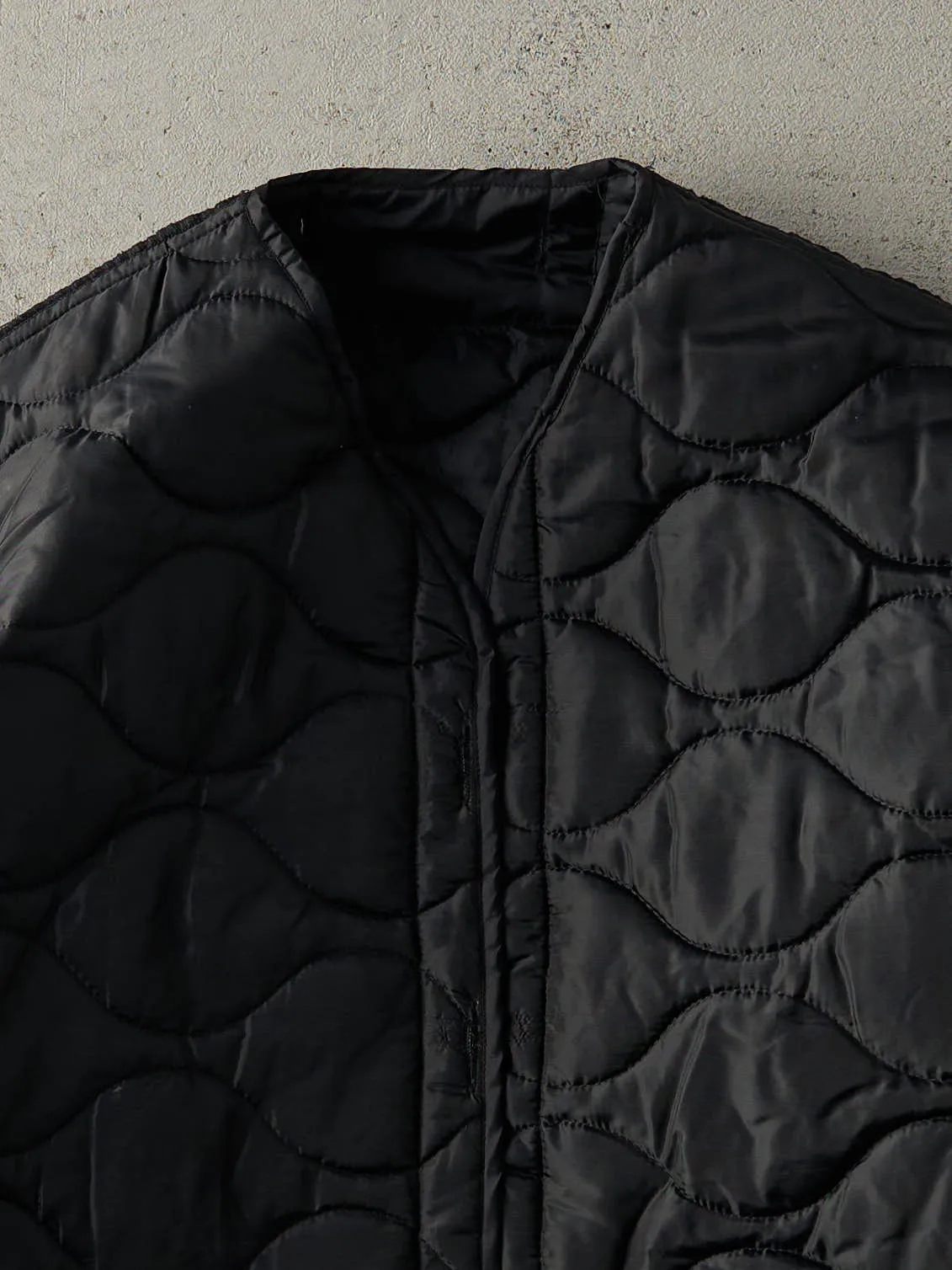 Vintage 90s Black Army Liner Jacket (XL) sold by Rebalance Vintage product image thumbnail 2