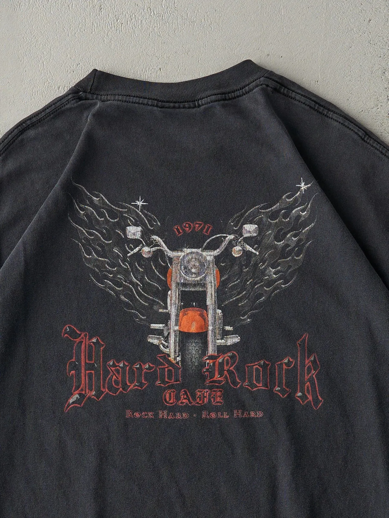 Vintage Y2K Black Maui Hard Rock Cafe Tee (M) sold by Rebalance Vintage product image thumbnail 4
