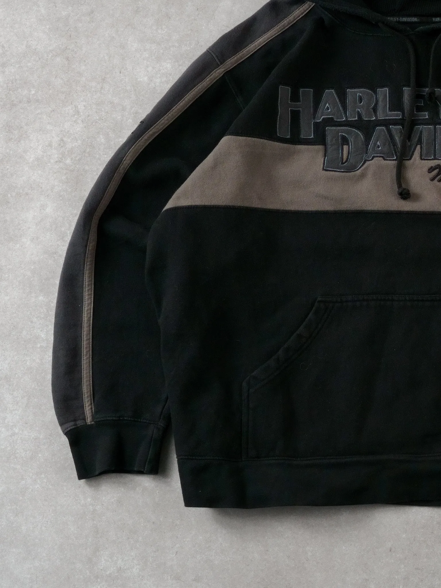 Vintage 90s Black and Grey Harley Davidson Hoodie (XXL) sold by Rebalance Vintage product image thumbnail 3