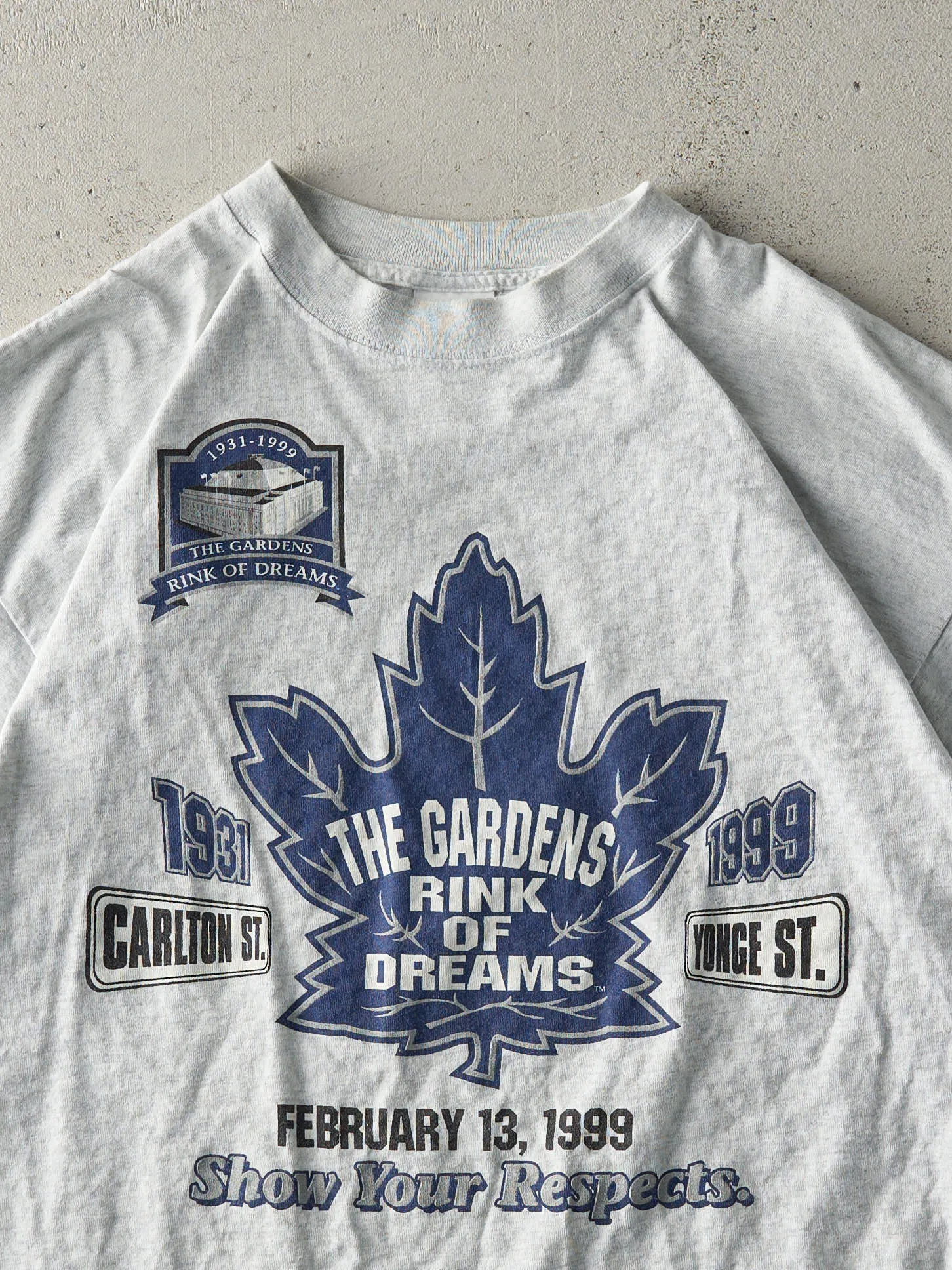 Vintage 99' Heather Grey Maple Leaf Gardens Rink Of Dreams Tee (M) sold by Rebalance Vintage product image thumbnail 2