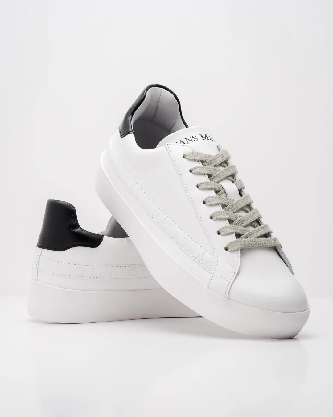 The Mrs A / Women sold by SANS MATIN