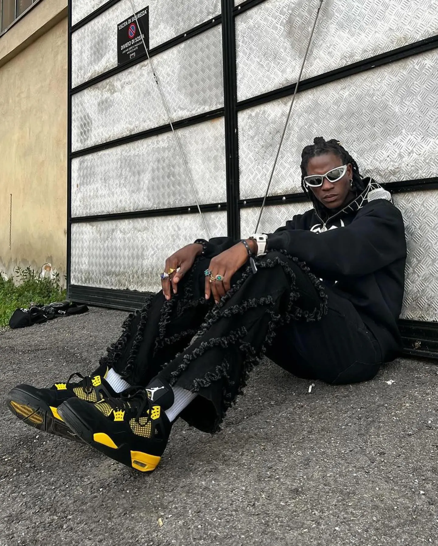 Thesupermade Vintage Rough Edge Flared Jeans - 1721 sold by Thesupermade product image thumbnail 3