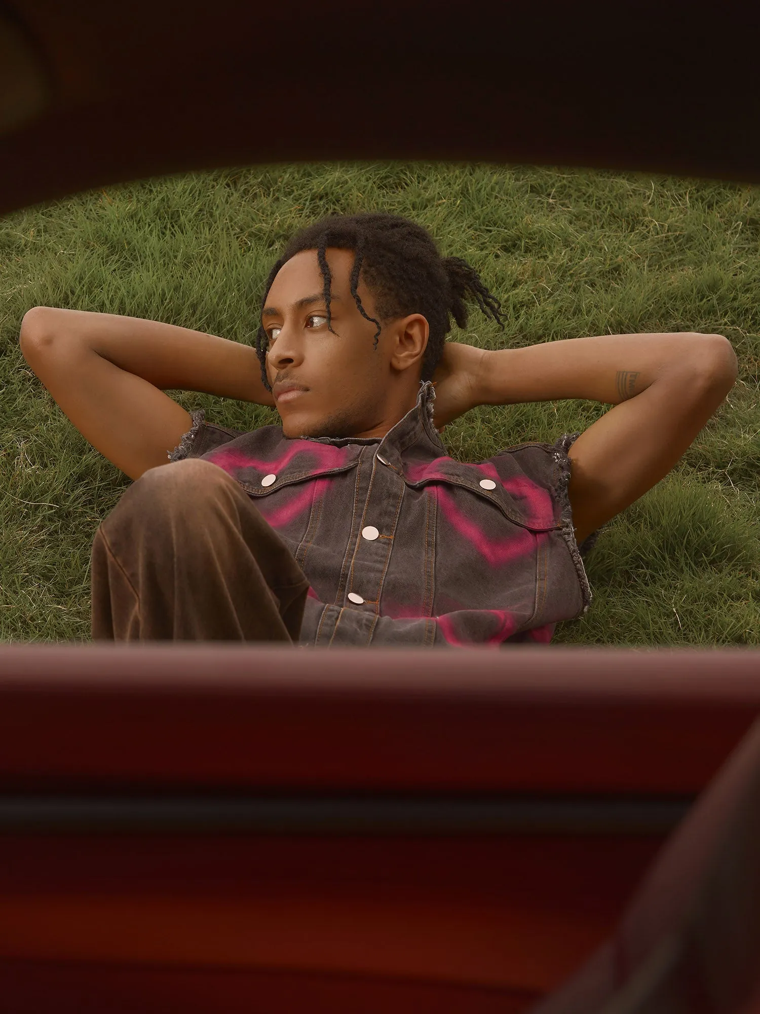 American Spray-painted Love Sleeveless Denim Jacket - 1972 sold by Thesupermade product image thumbnail 4