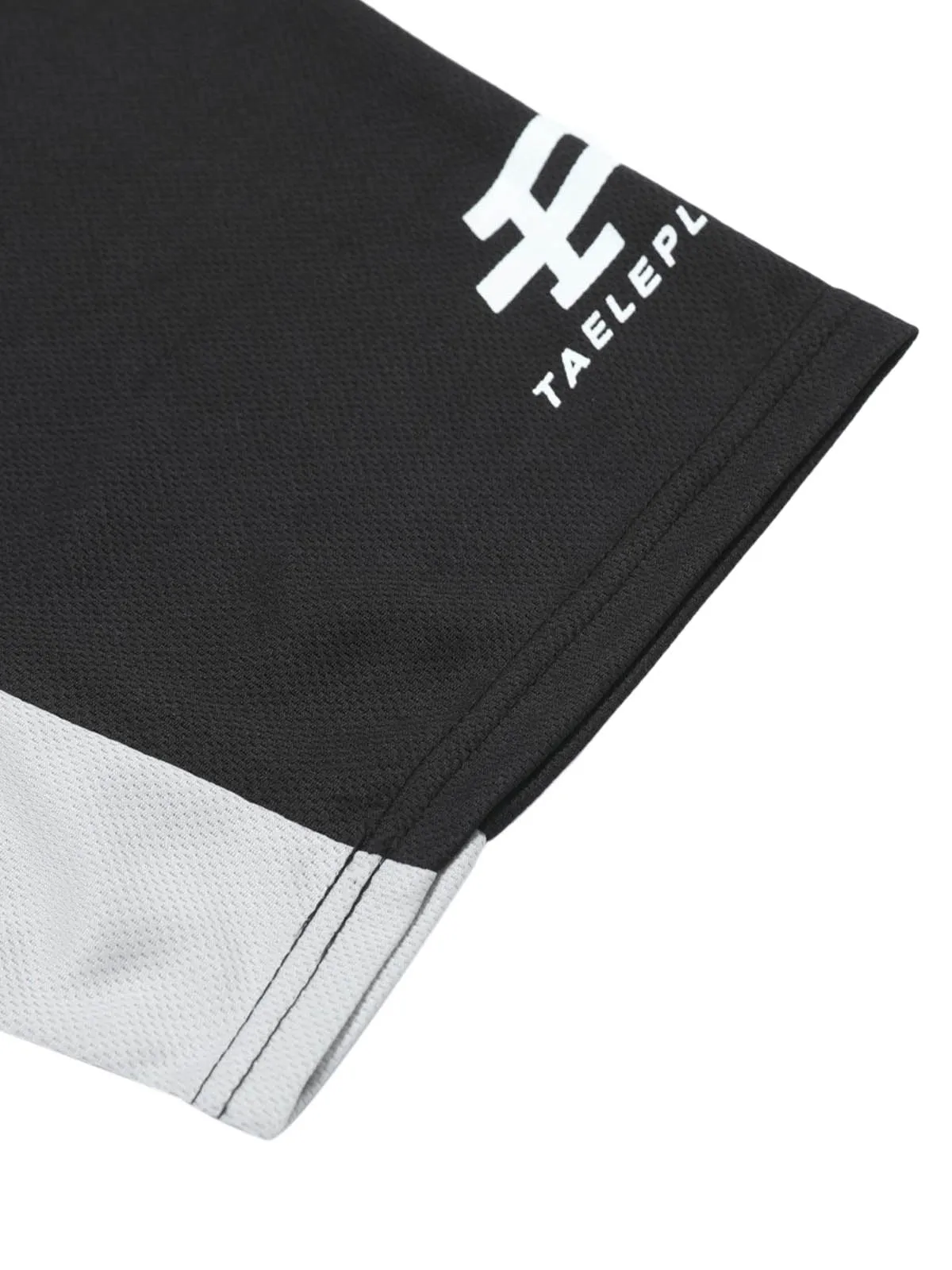 Contrast Color Sporty V-Neck Jersey T-Shirt sold by Thesupermade product image thumbnail 4