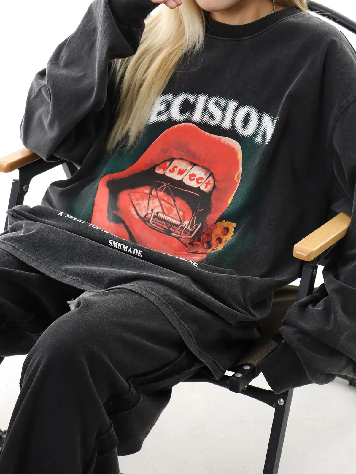 Graphic Creative Lip Print Washed Sweatshirt sold by Thesupermade product image thumbnail 2